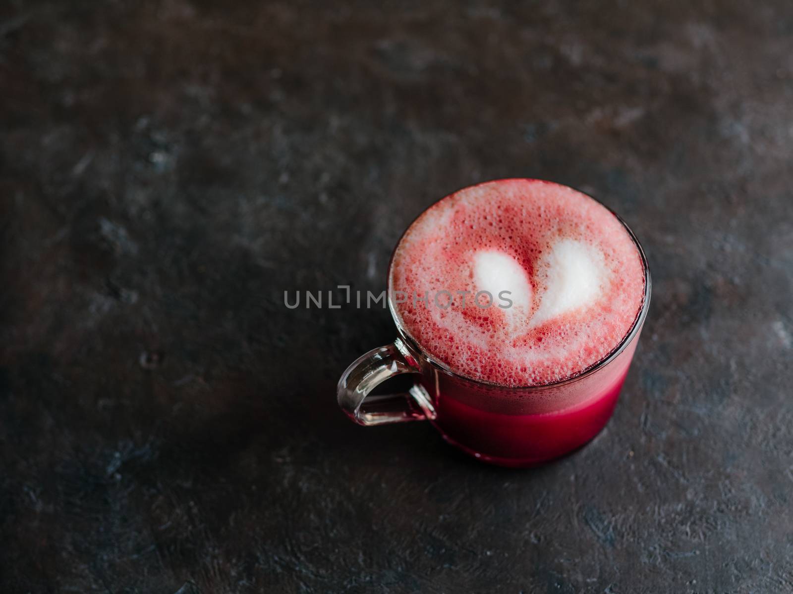 Pink beetroot latte or red velvet latte by fascinadora