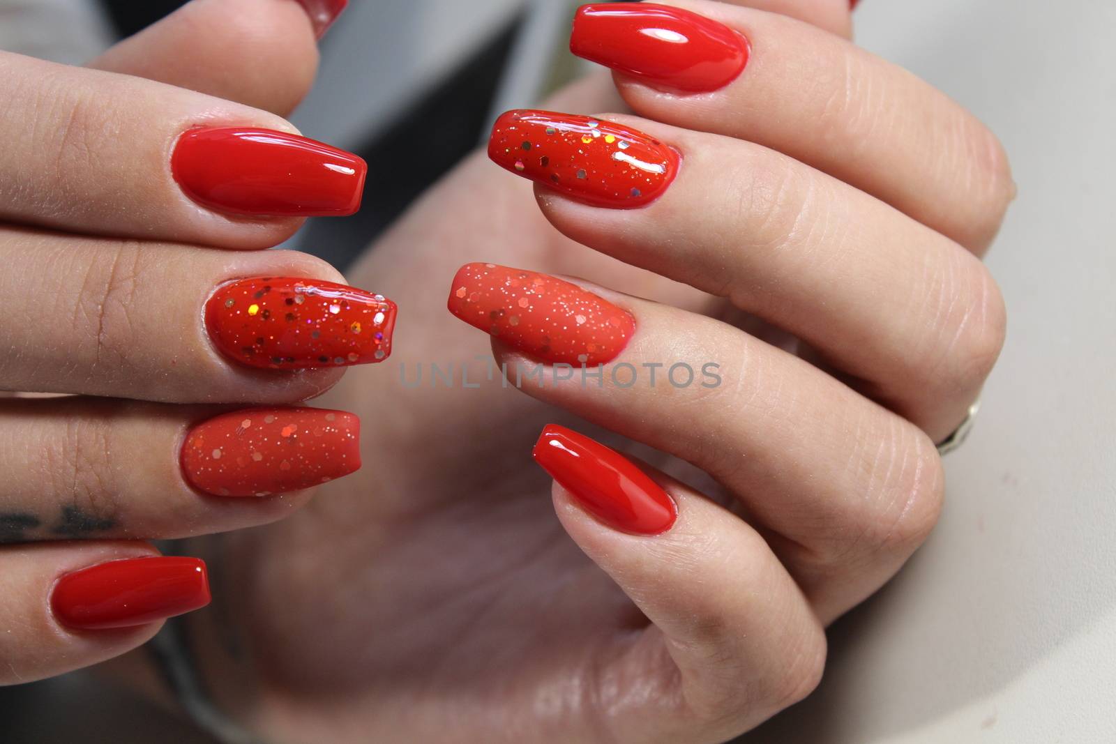 Long beautiful red nails, effective manicure design