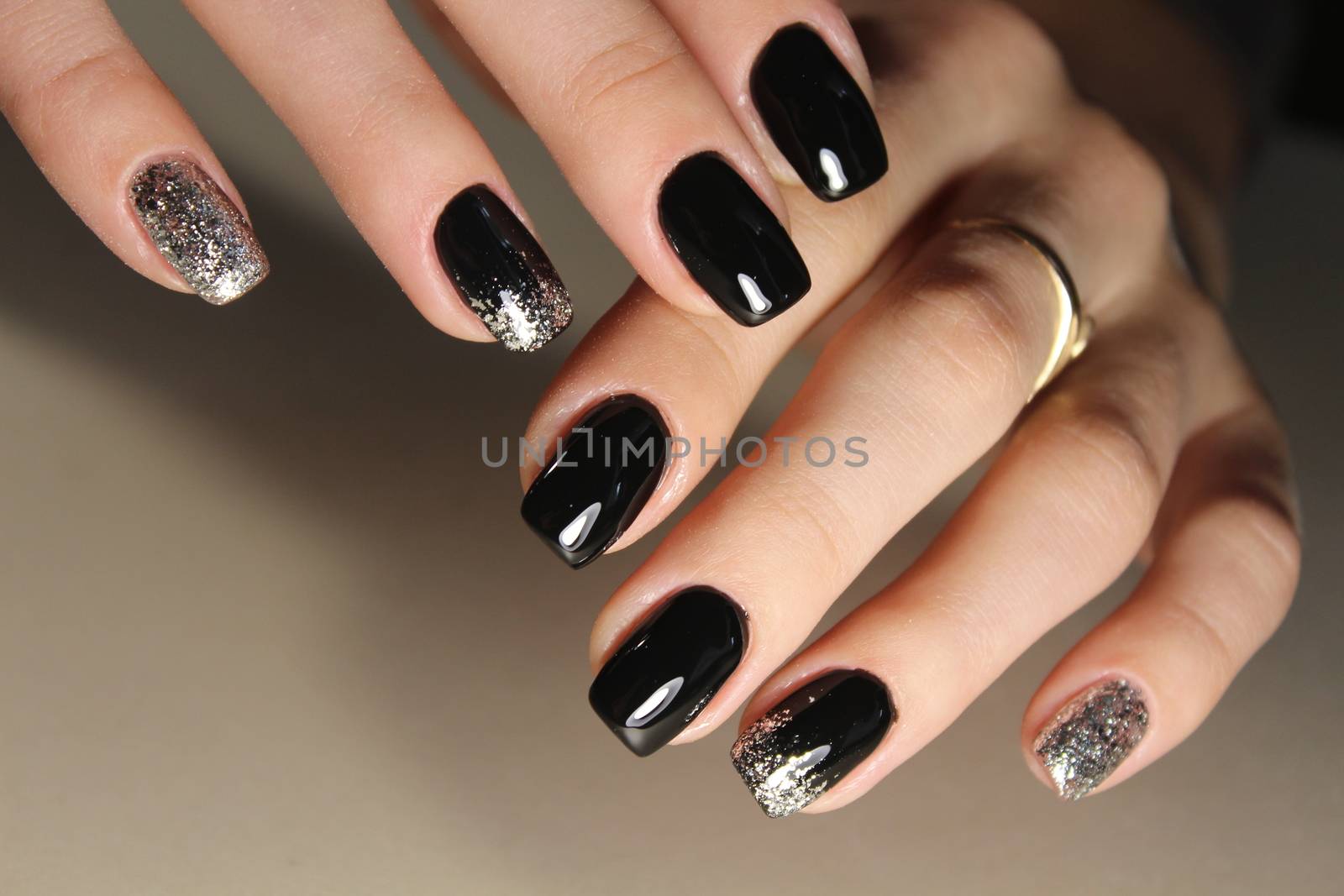 fashion black and gold color manicure design 2017