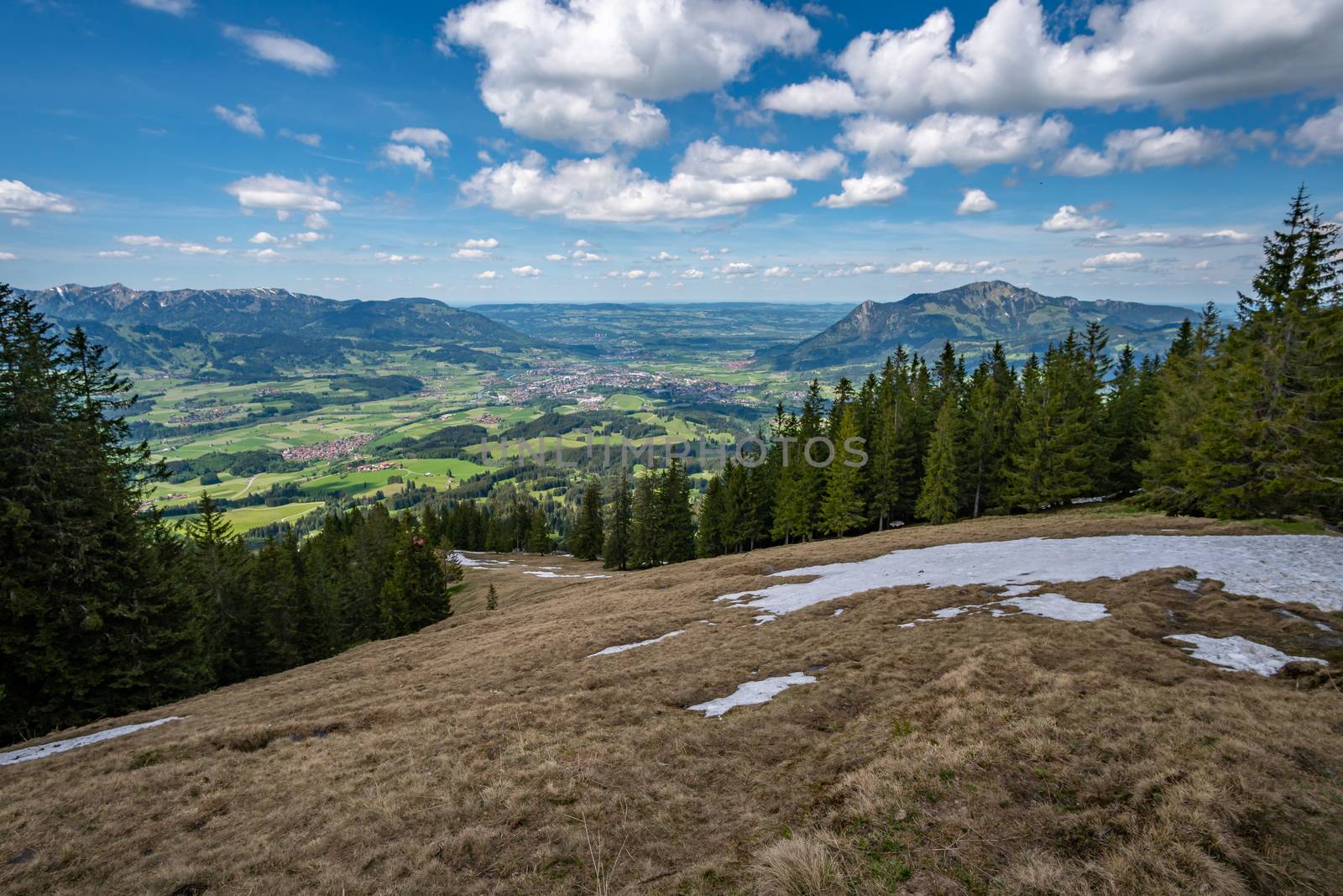 Fantastic crossing of Sonnenkopf, Heidelbeerkopf and Schnippenkopf in the Allgau Alps near Hinang, Sonfhofen