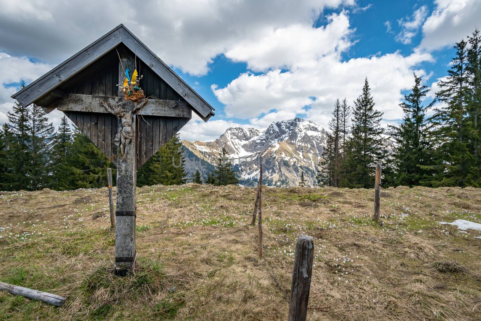 Fantastic crossing of Sonnenkopf, Heidelbeerkopf and Schnippenkopf in the Allgau Alps near Hinang, Sonfhofen