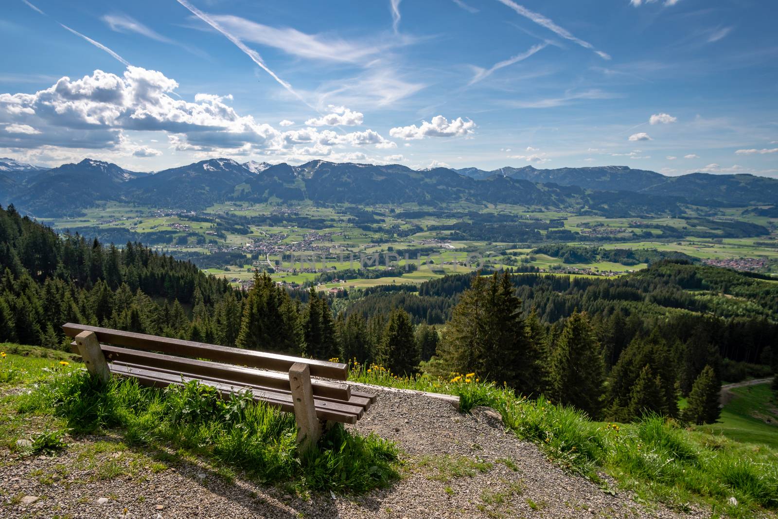 Fantastic crossing of Sonnenkopf, Heidelbeerkopf and Schnippenkopf in the Allgau Alps near Hinang, Sonfhofen