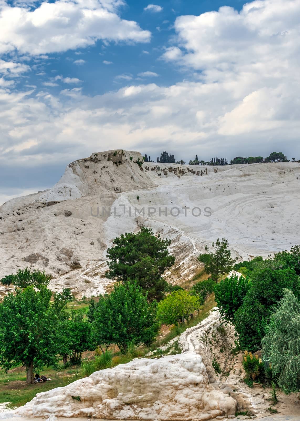 Many tourists on Pamukkale Mountain in Turkey by Multipedia