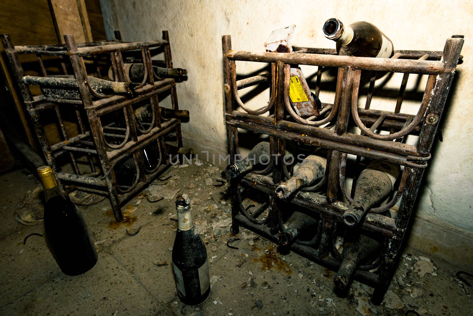 Abandoned places such as factories, farmhouses, shops, houses, facilities and clinics in Germany