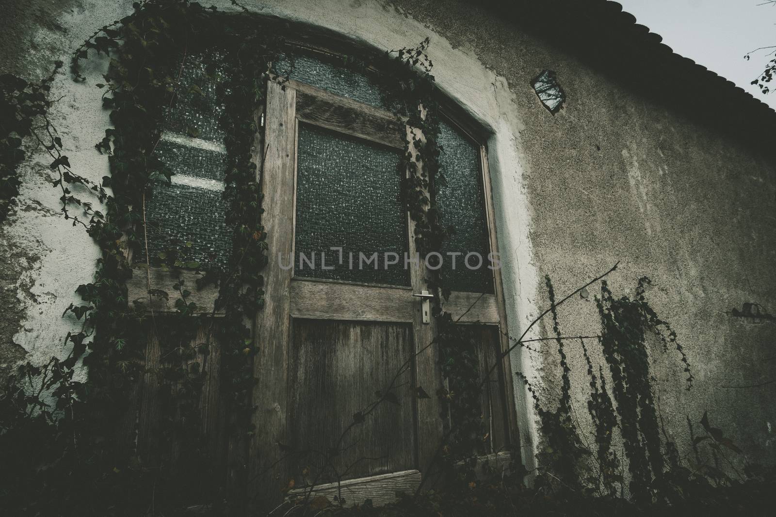 Abandoned places such as factories, farmhouses, shops, houses, facilities and clinics in Germany