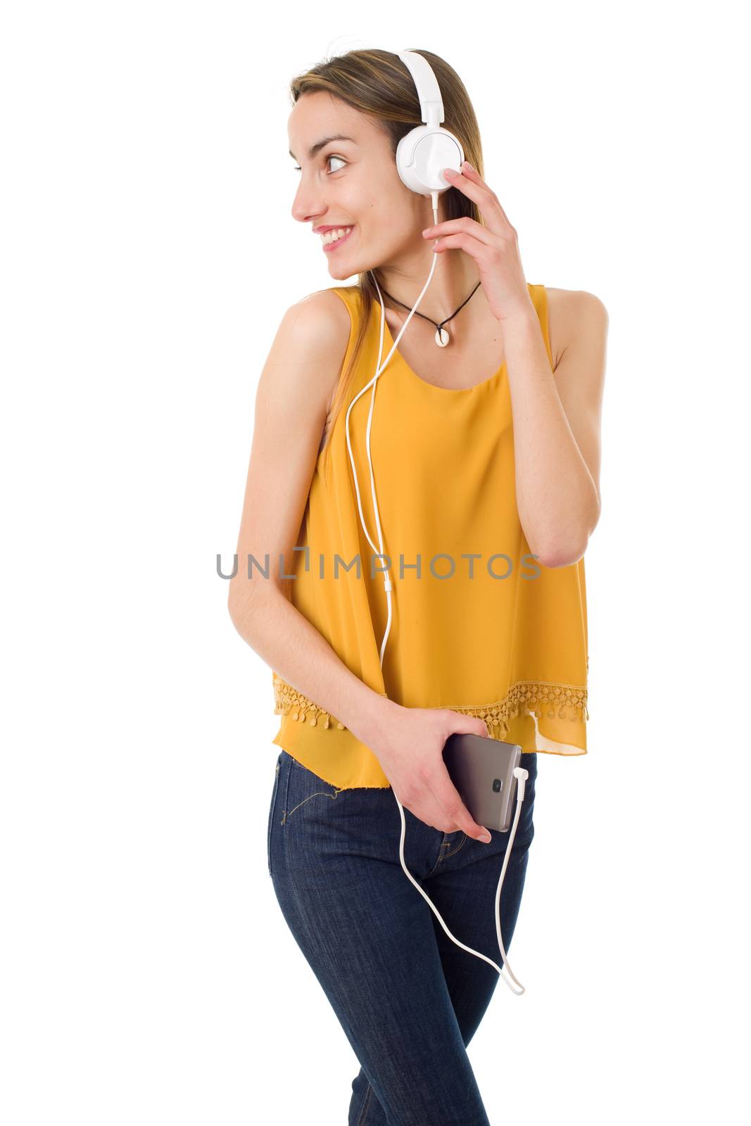 woman listen music by zittto