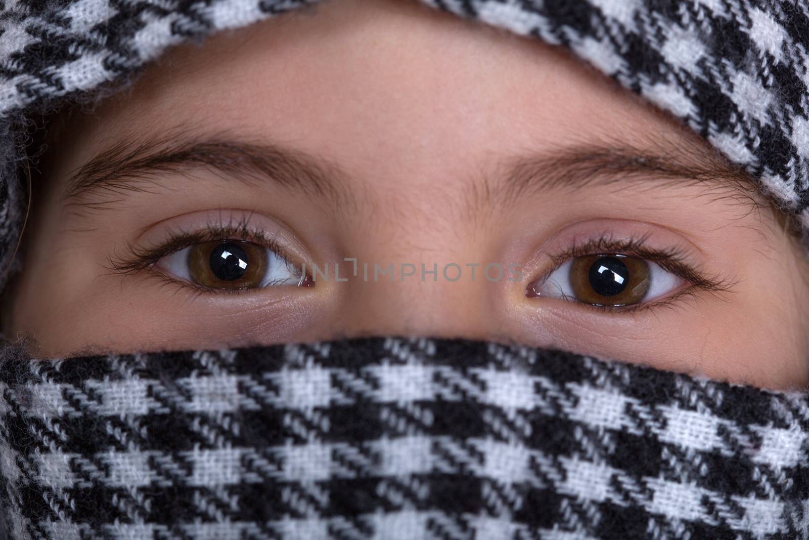 young veiled girl by zittto