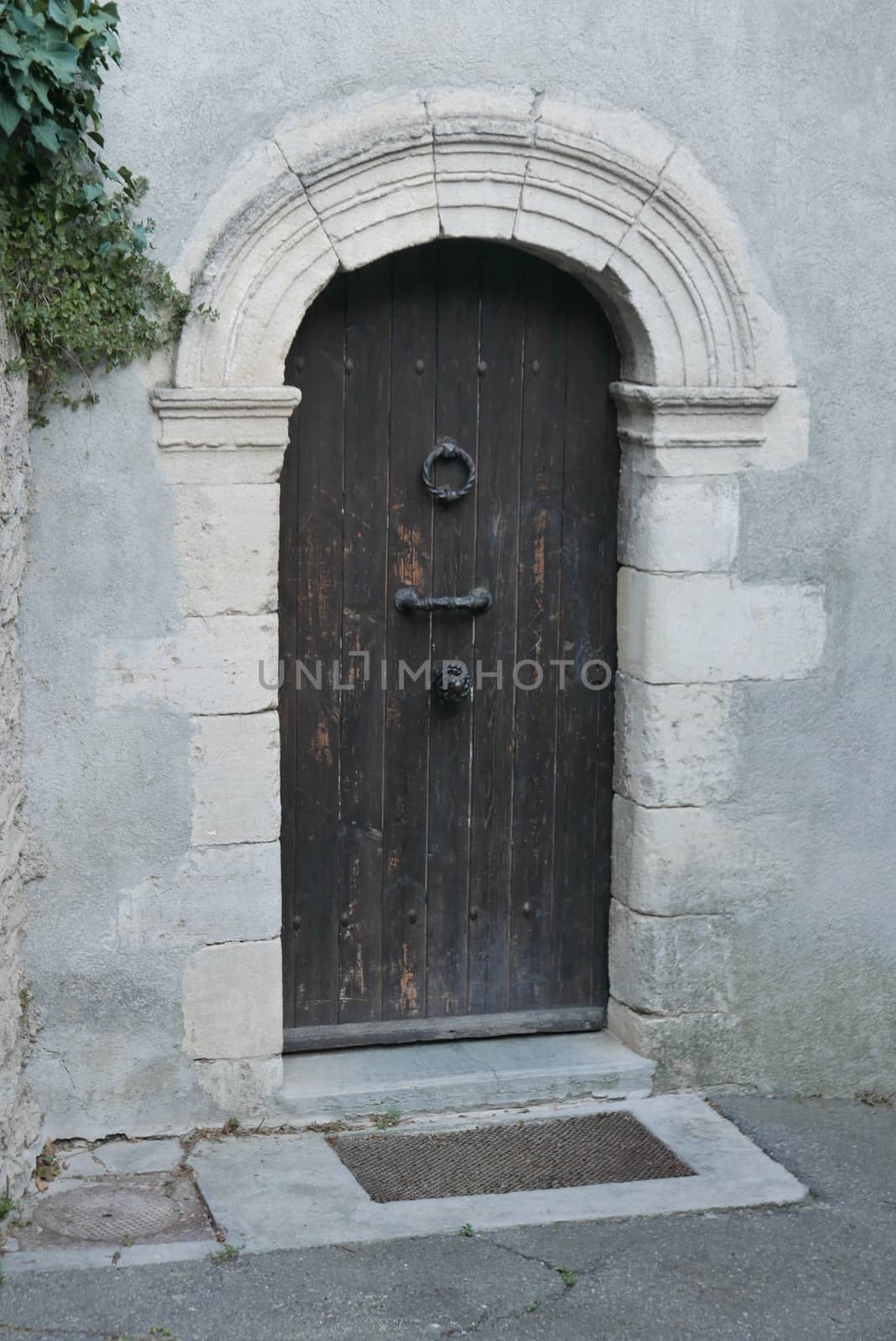 walk in the luberon, saint michel de l'Observatoire and Banon in the Vaucluse.