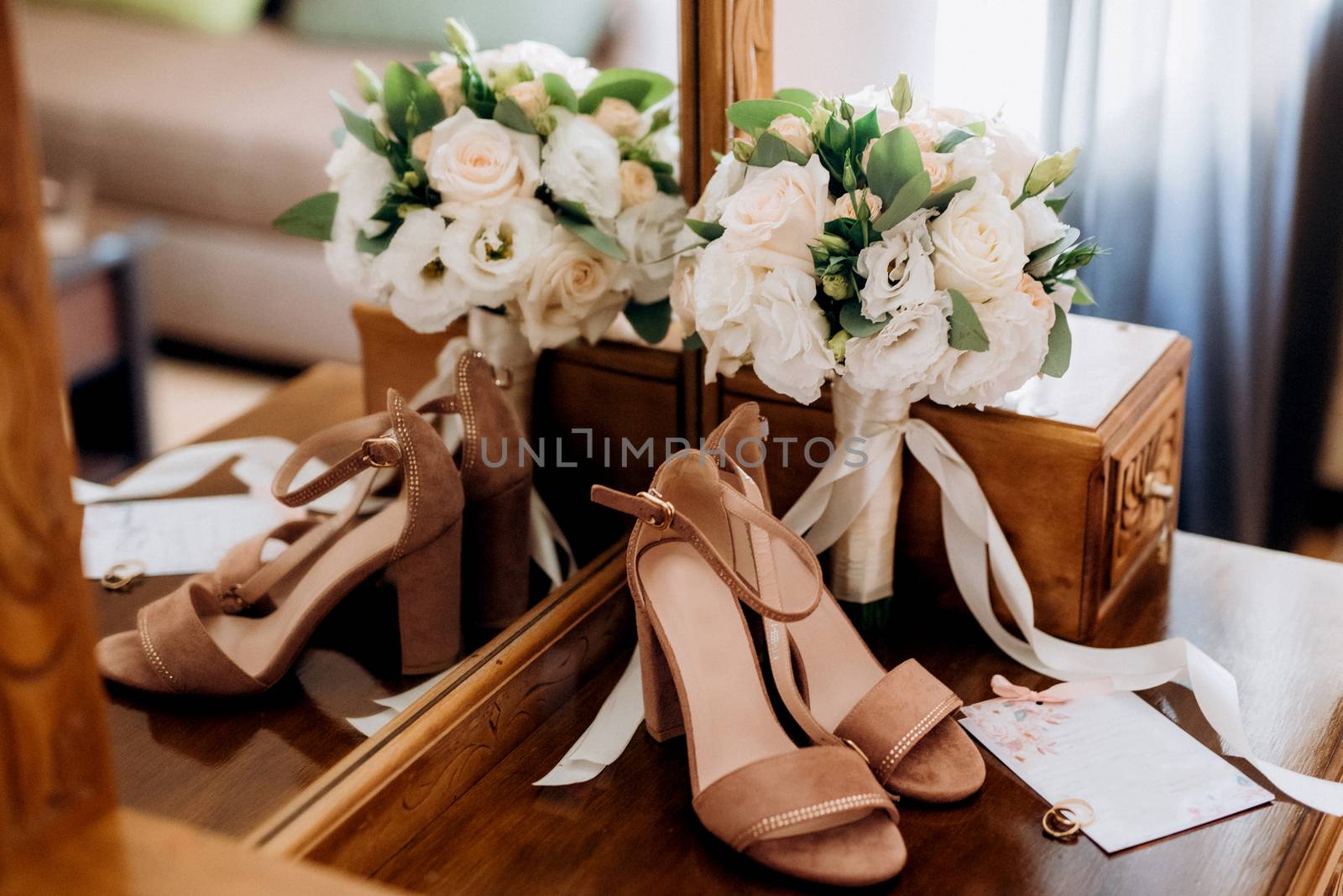 wedding shoes of the bride, beautiful fashion by Andreua