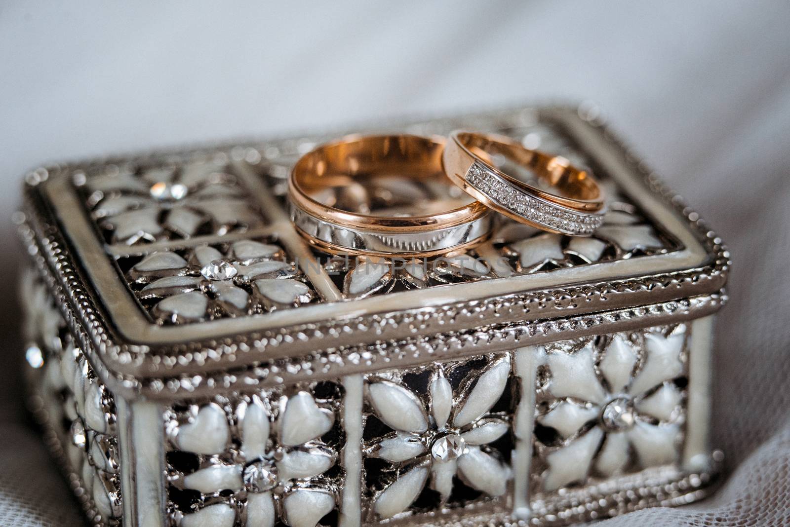 wedding rings by Andreua