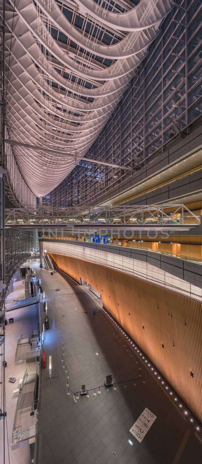 Inside view of Tokyo International Forum built in 1996 by kuremo