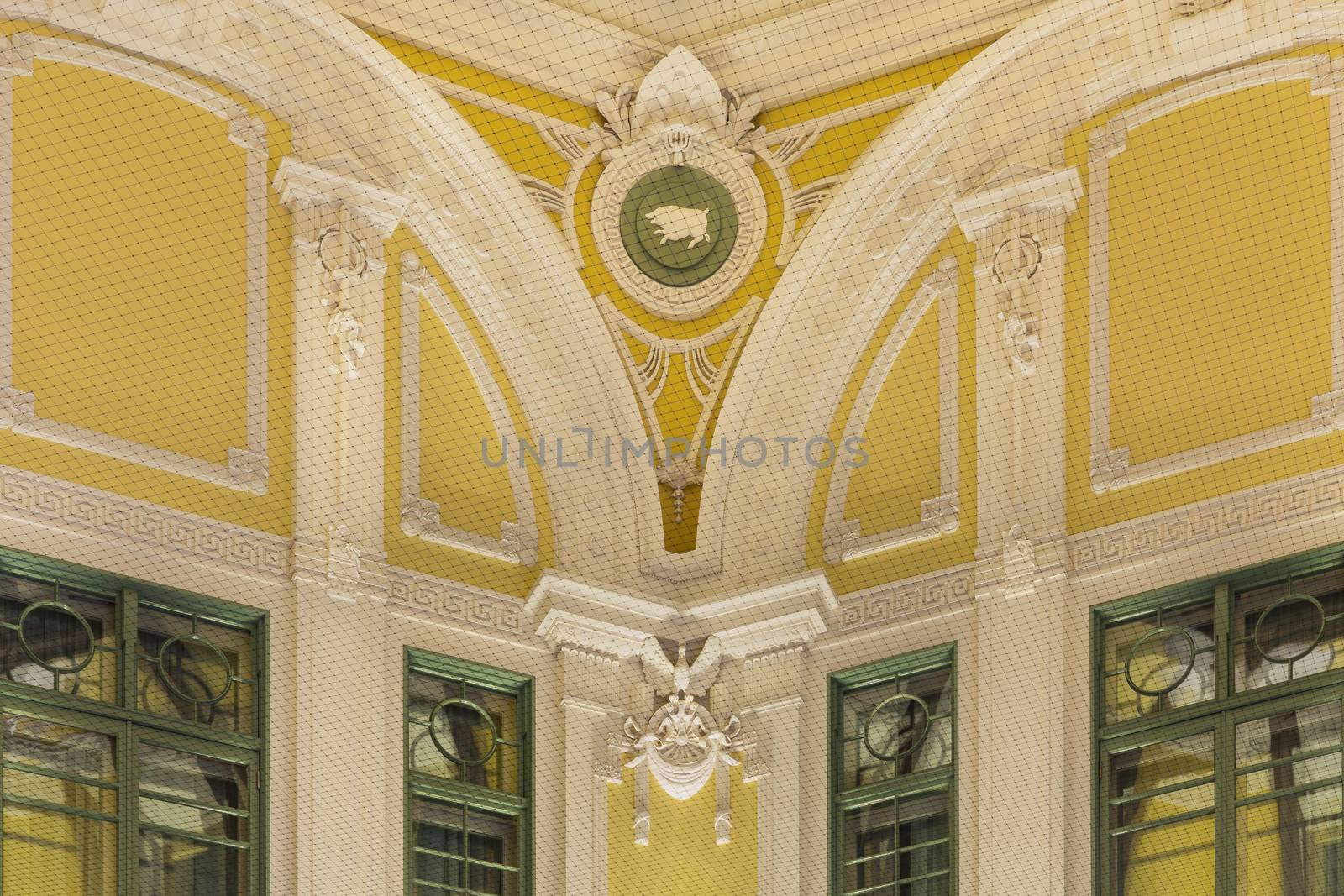 Ceiling of the dome of the Marunouchi North exit of the Tôkyô  by kuremo