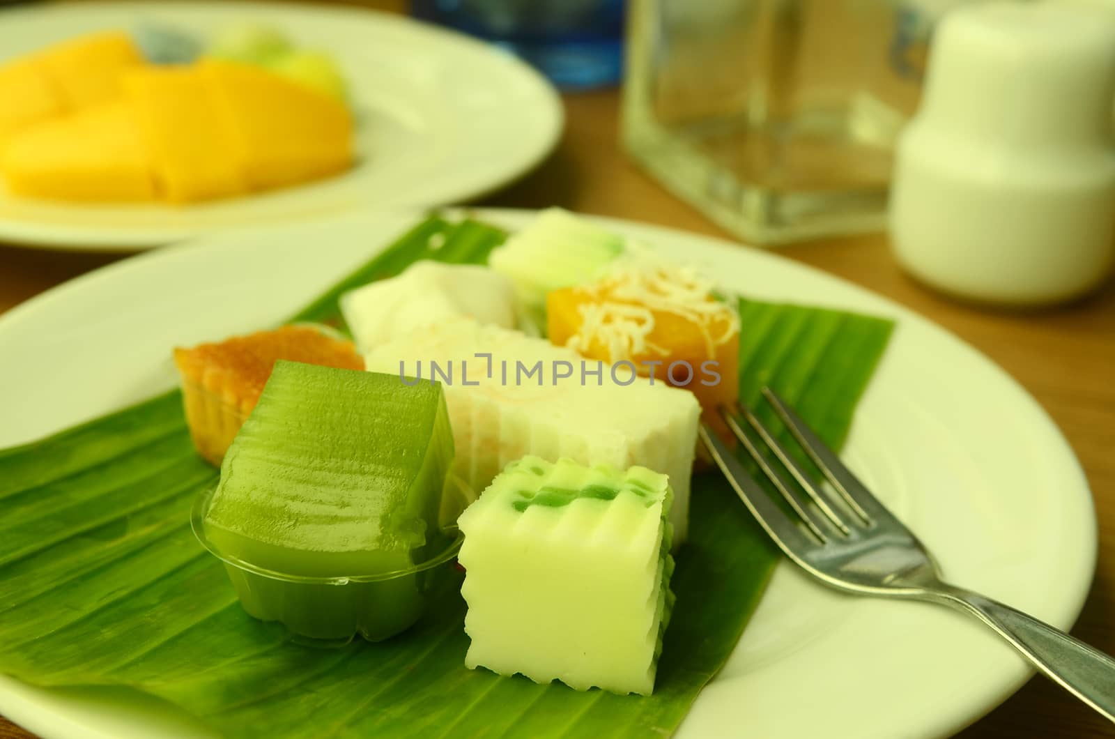  Thai pastry and mango sticky rice dessert from Bangkok street food market