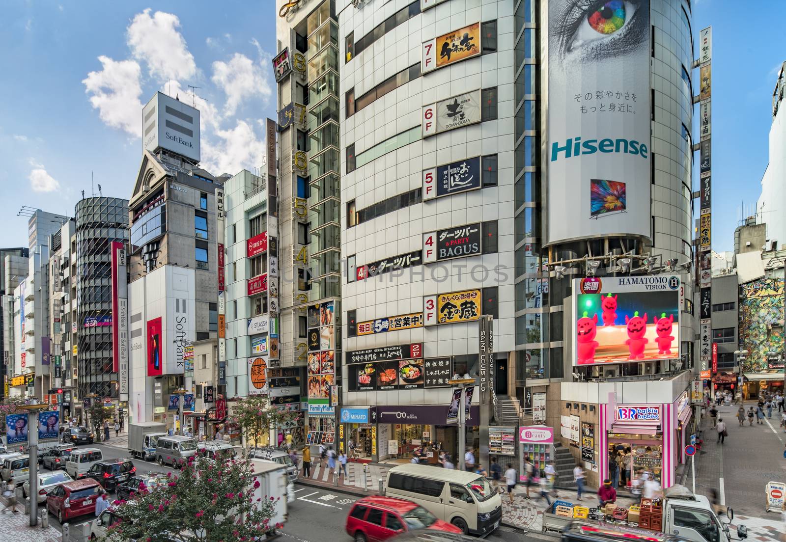 Shibuya Crossing Intersection in front of Shibuya Station by kuremo