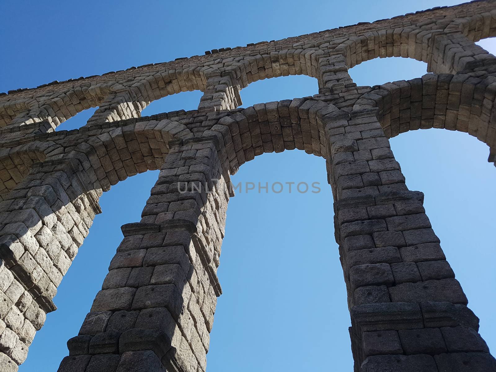 Segovia aqueduct from below