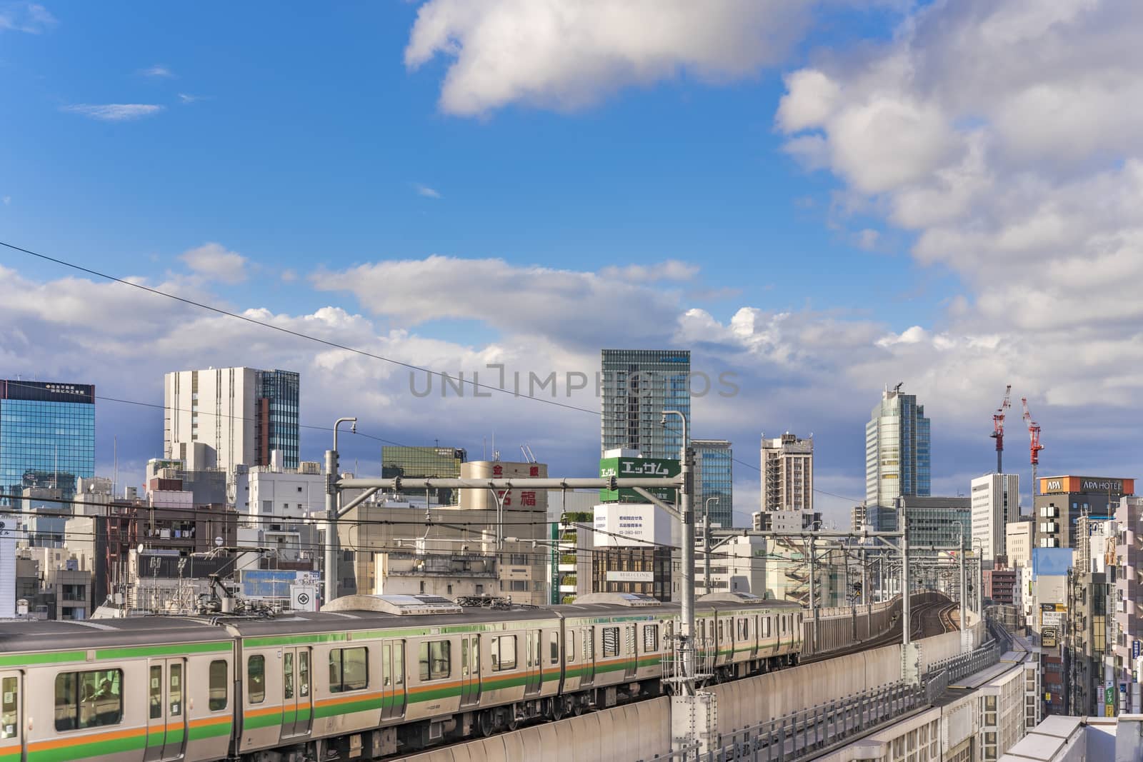 kanda station where the trains of the yamanote line pass by kuremo