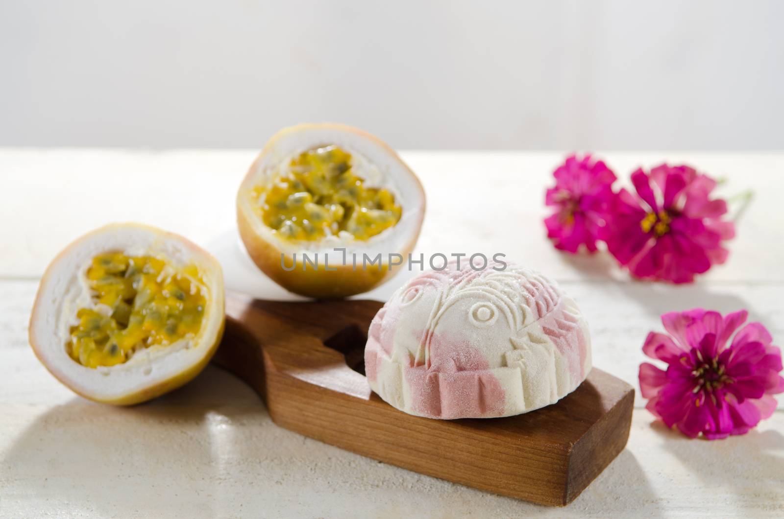 Mid Autumn Moon Cake  by yongtick