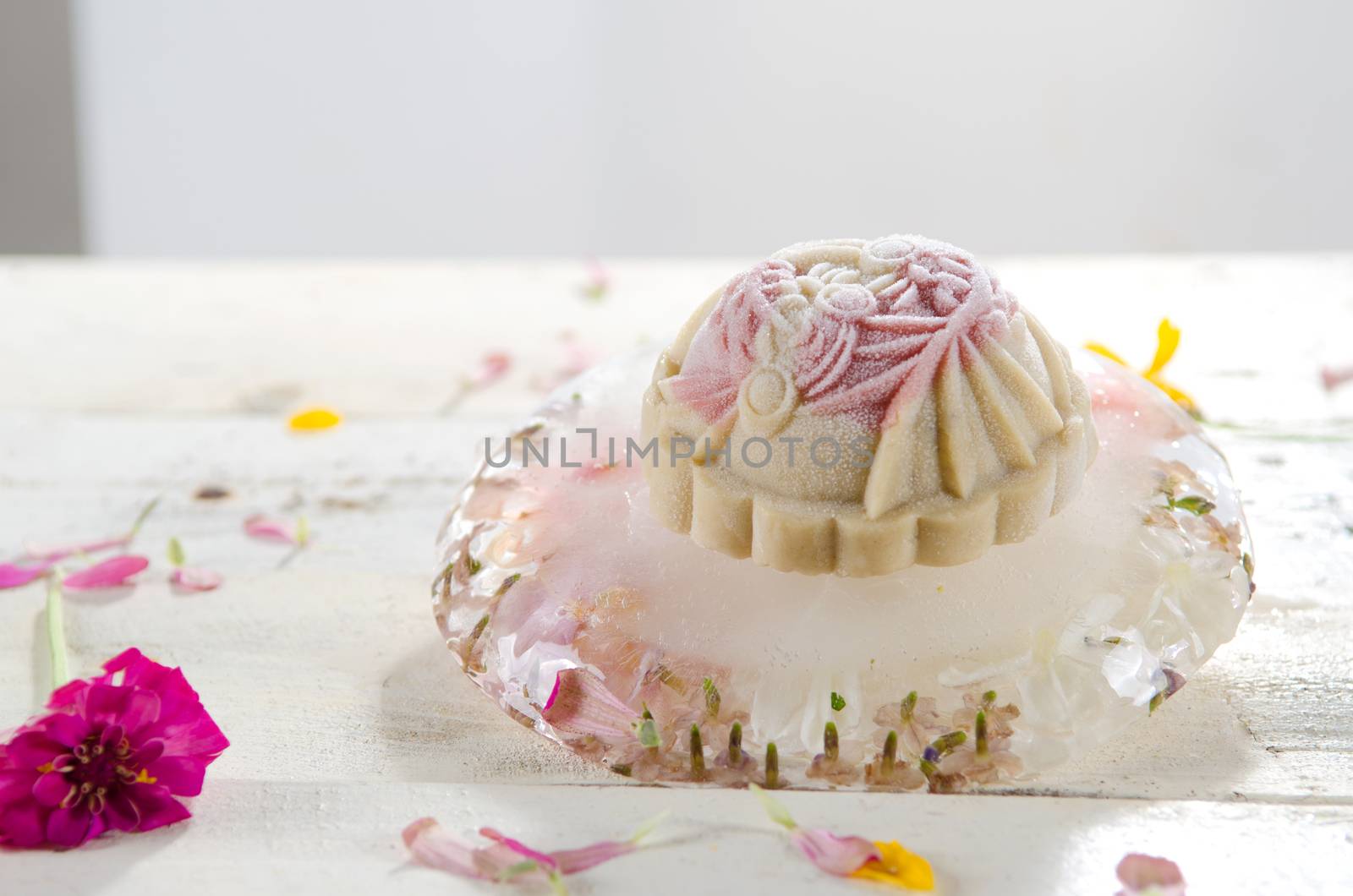 Mid Autumn Moon Cake  by yongtick