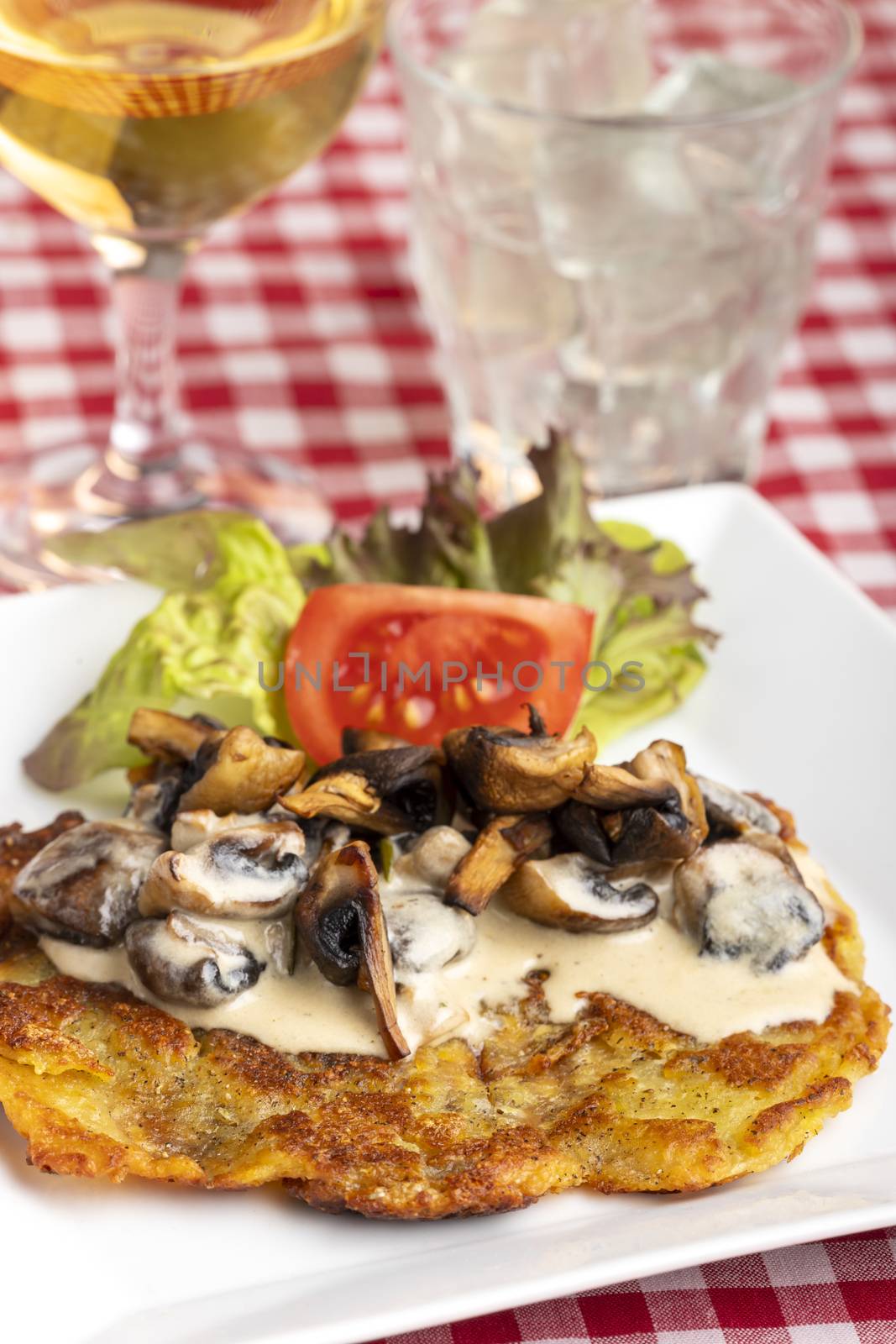 swiss roesti with mushroom sauce