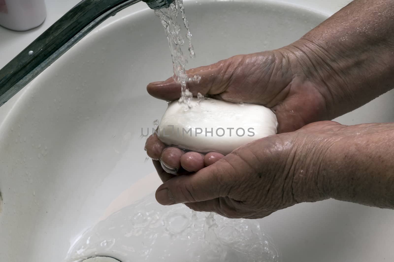 Handwashing to prevent viral infection. by dadalia