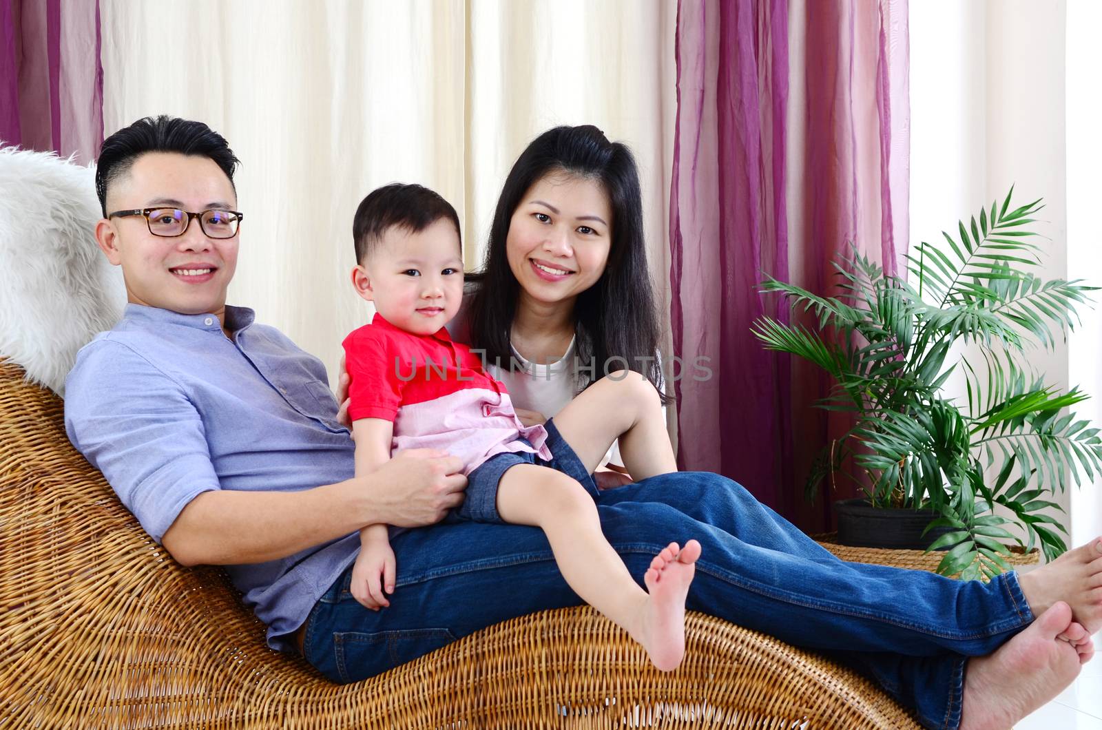 Asian family by yongtick
