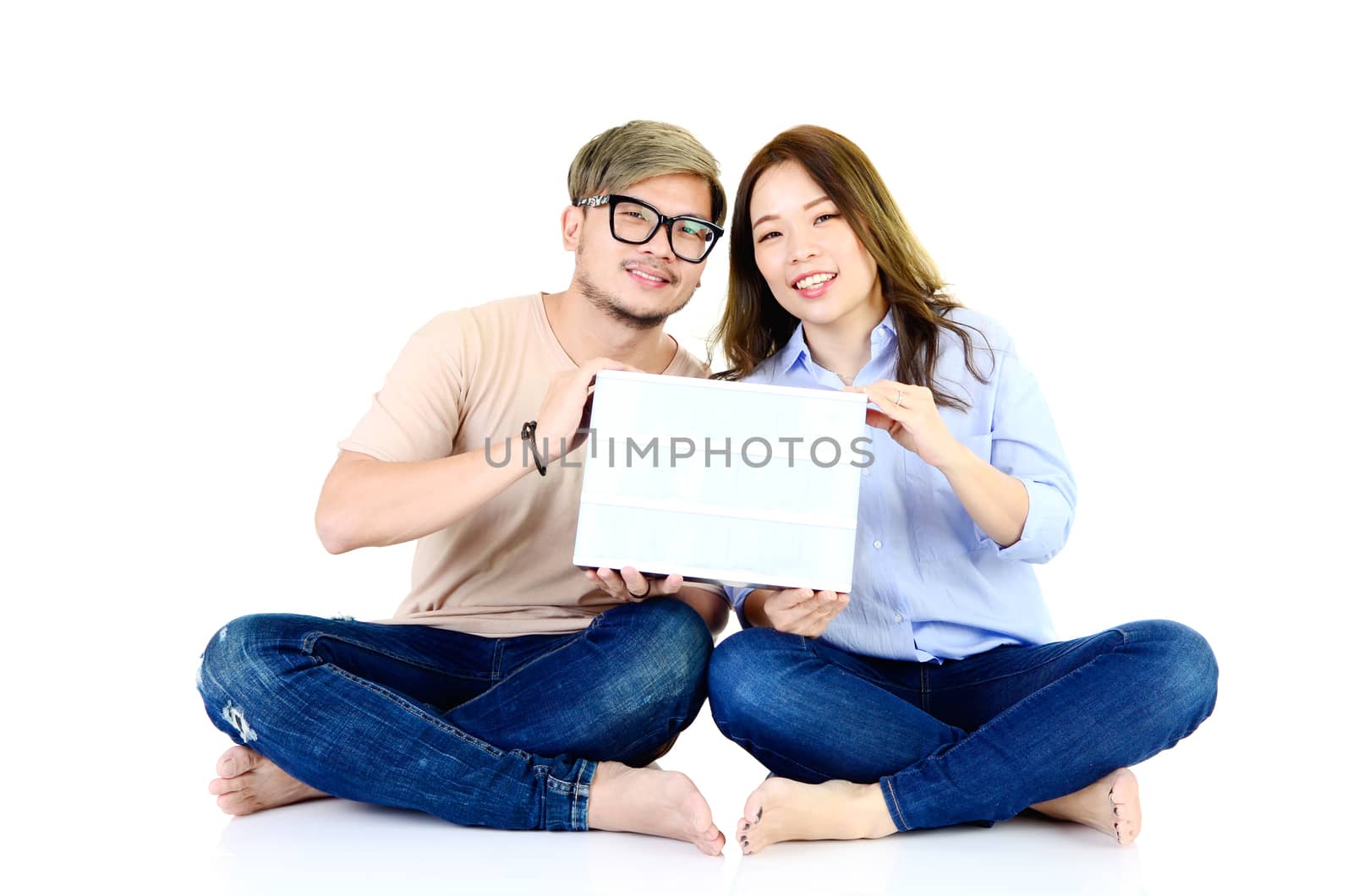 Asian young couple by yongtick
