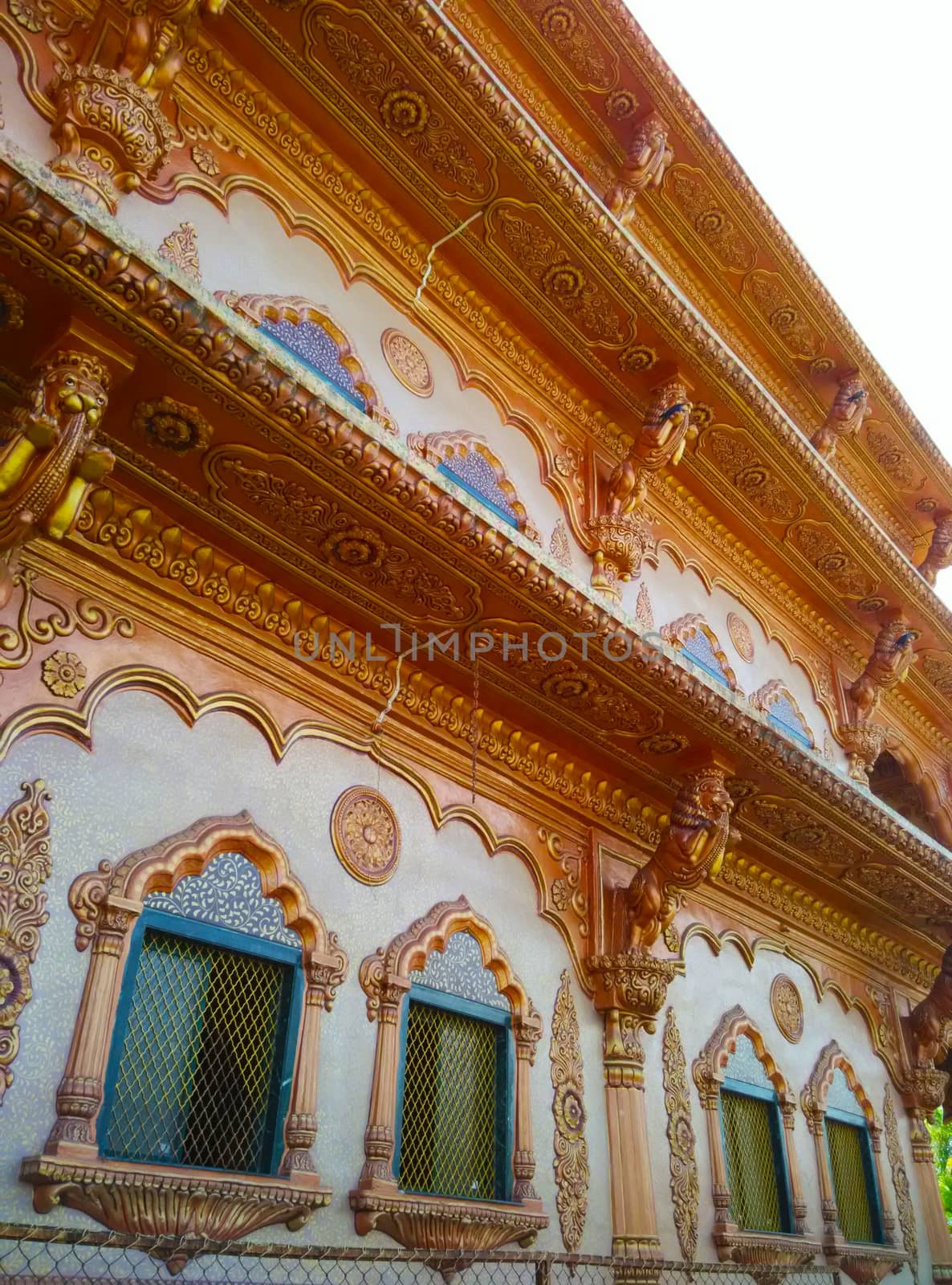 a view of an old haveli in Jaipur india