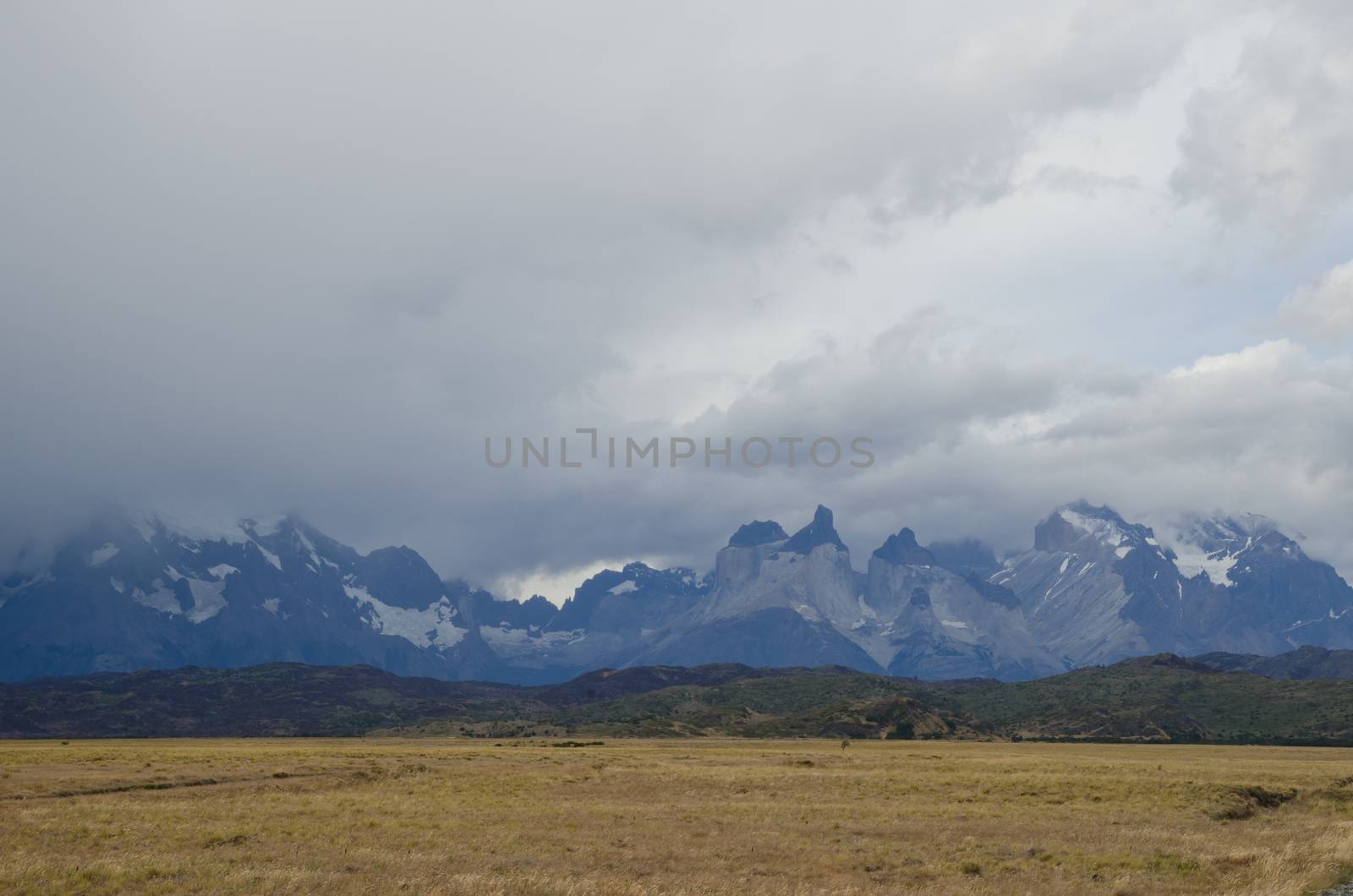 Cordillera Paine in Torres del Paine National Park. Ultima Esperanza Province. Magallanes and Chilean Antarctic Region. Chilean Patagonia. Chile.