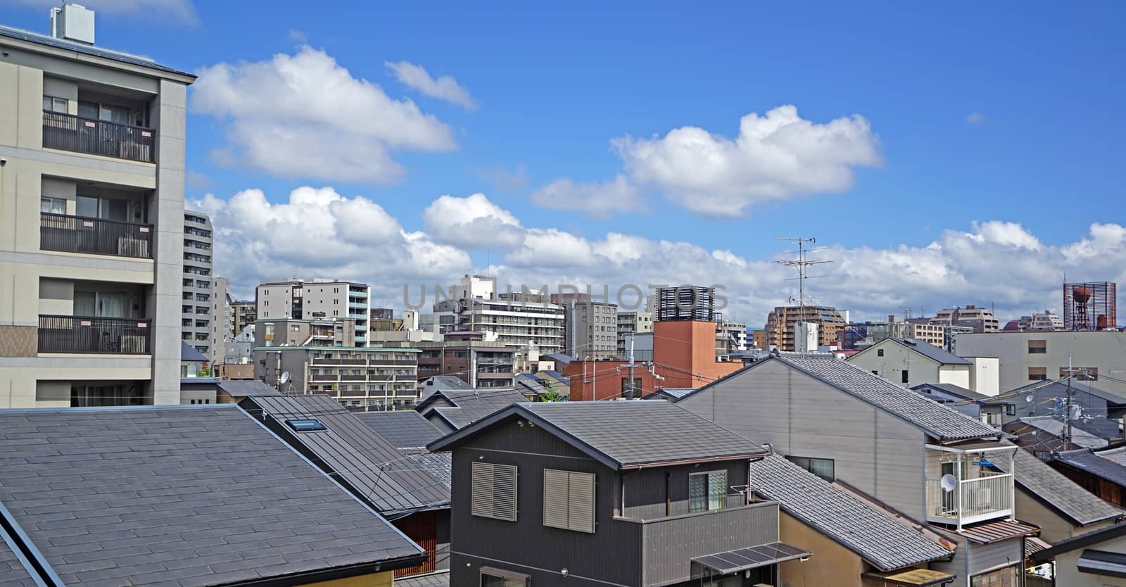 The house, townhouse and apartment in Japan Osaka residencial area