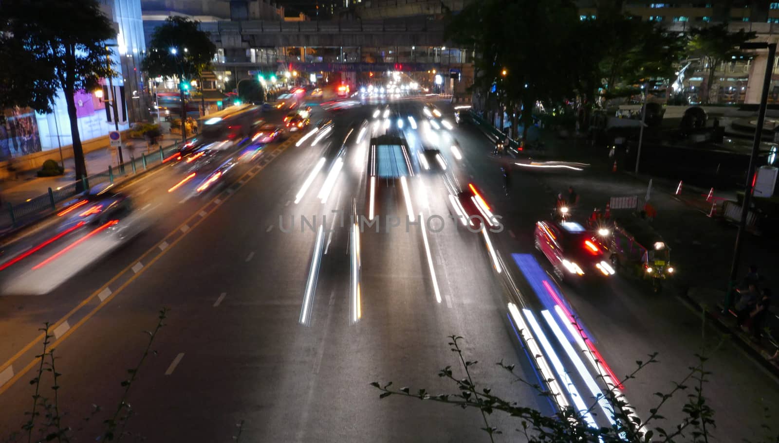 long exposure of the city and traffic light trail by cougarsan