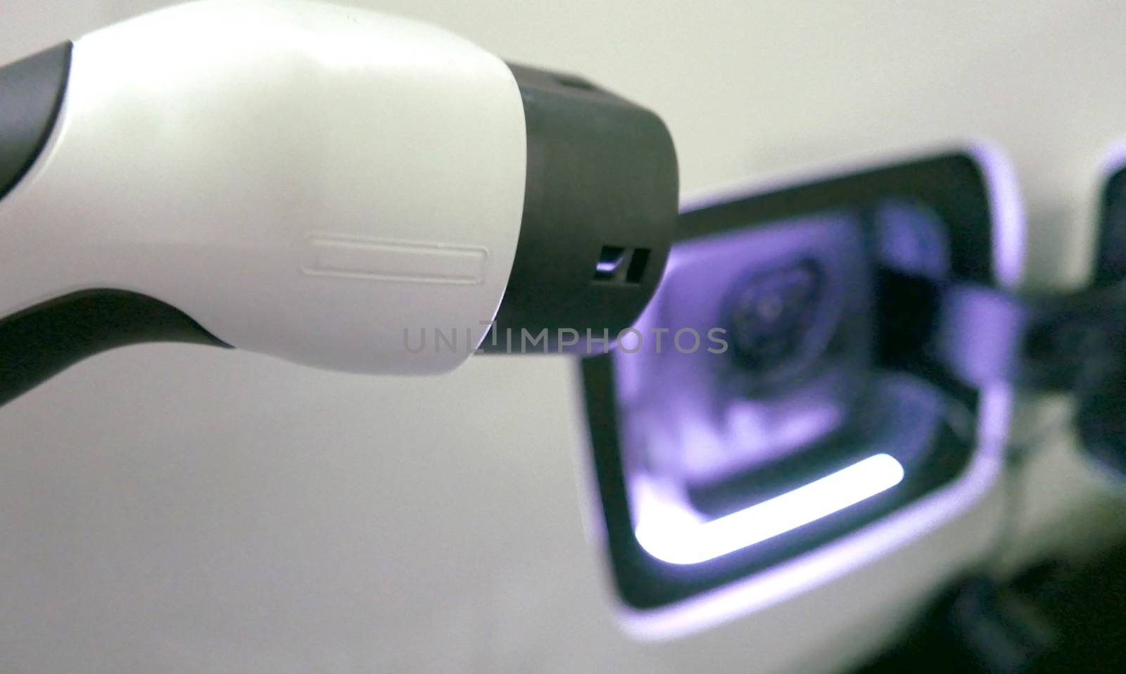 electric car charger and socket with glow light by cougarsan