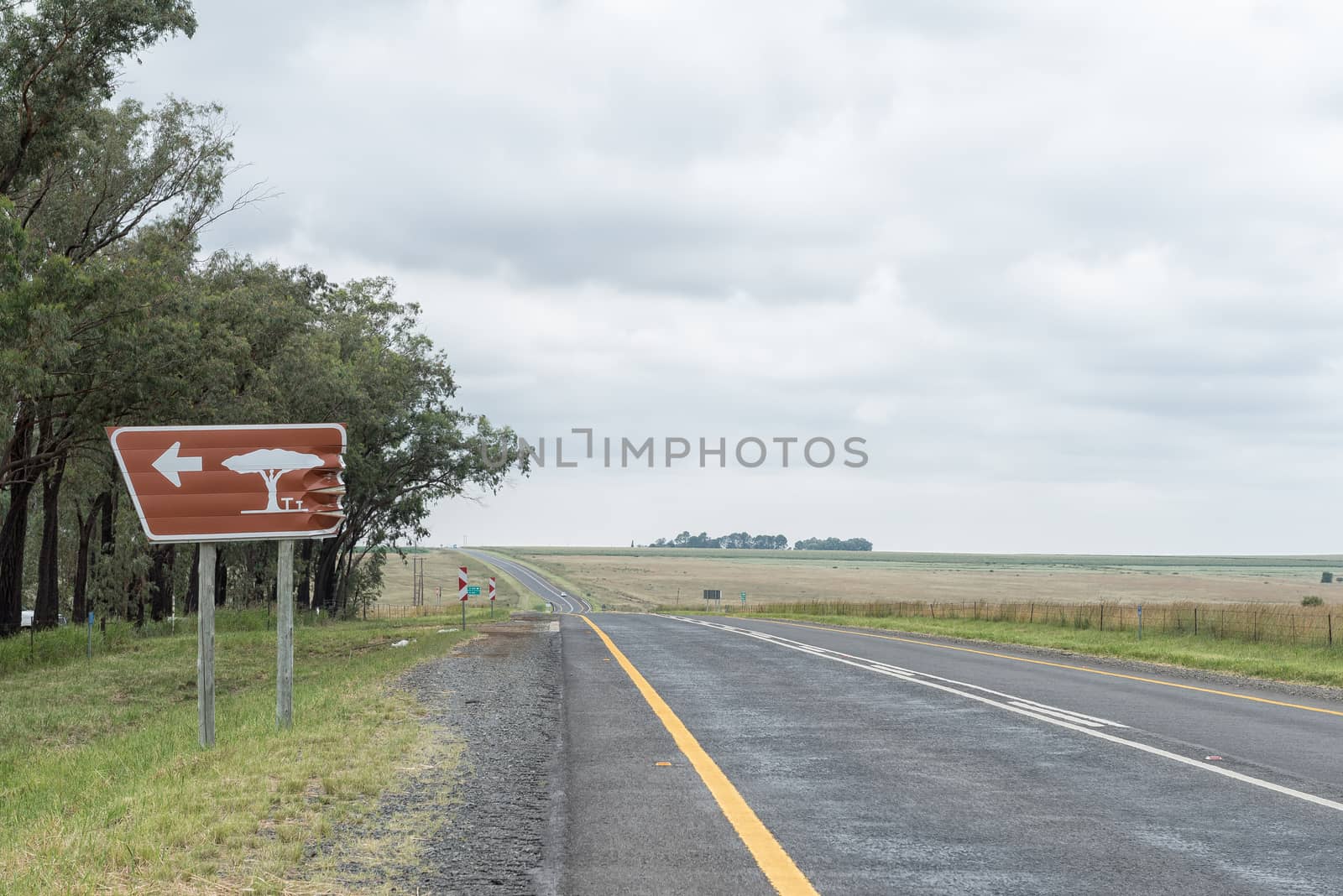 Damaged rest area road sign on road N5 near Winburg by dpreezg