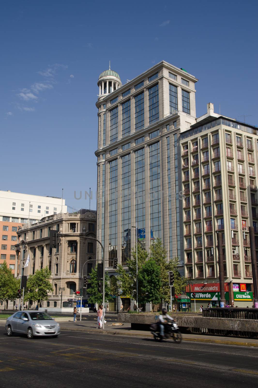 Cityscape in the Libertador Bernardo O'Higgins Avenue. by VictorSuarez