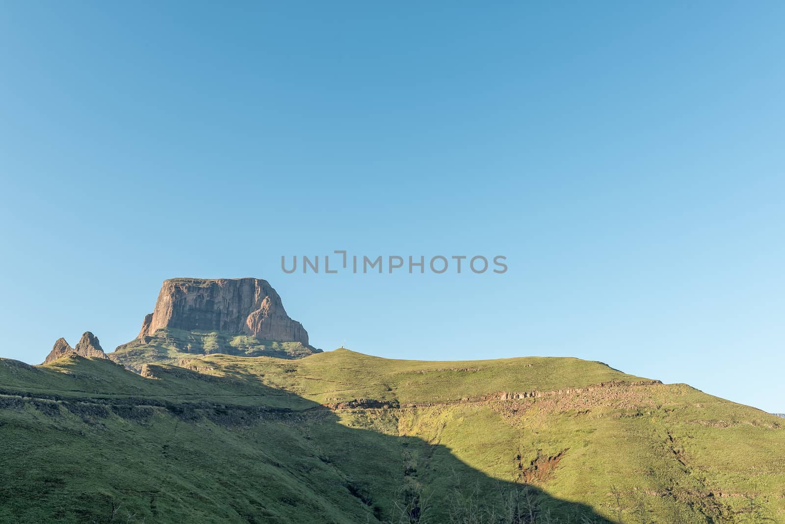 Road pass to start of Sentinel hiking trail by dpreezg