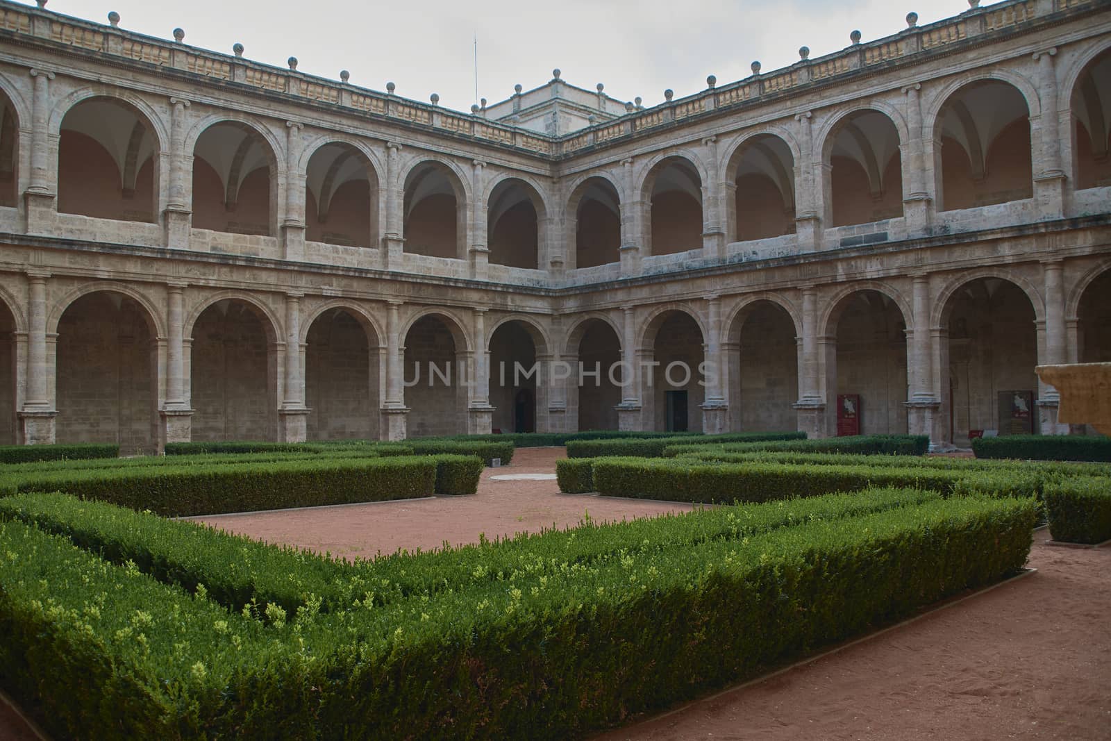 Tranquility, between the columns of antiquity by raul_ruiz