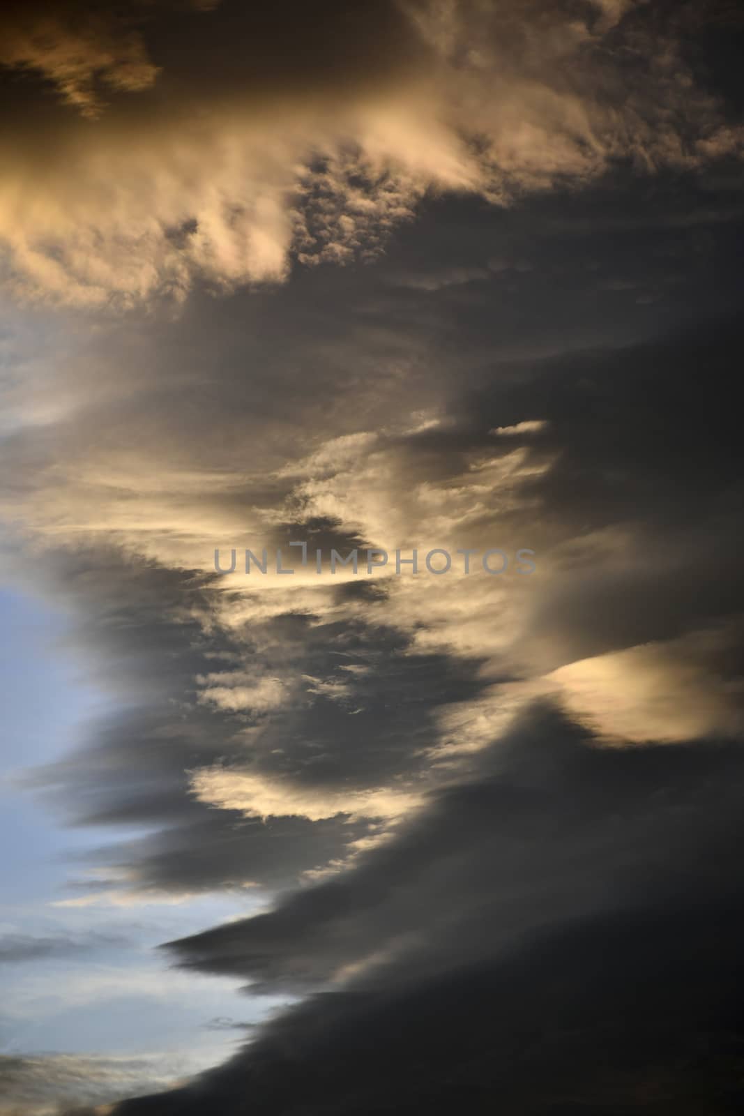 Abstract detail of clouds in the sky by Ahojdoma