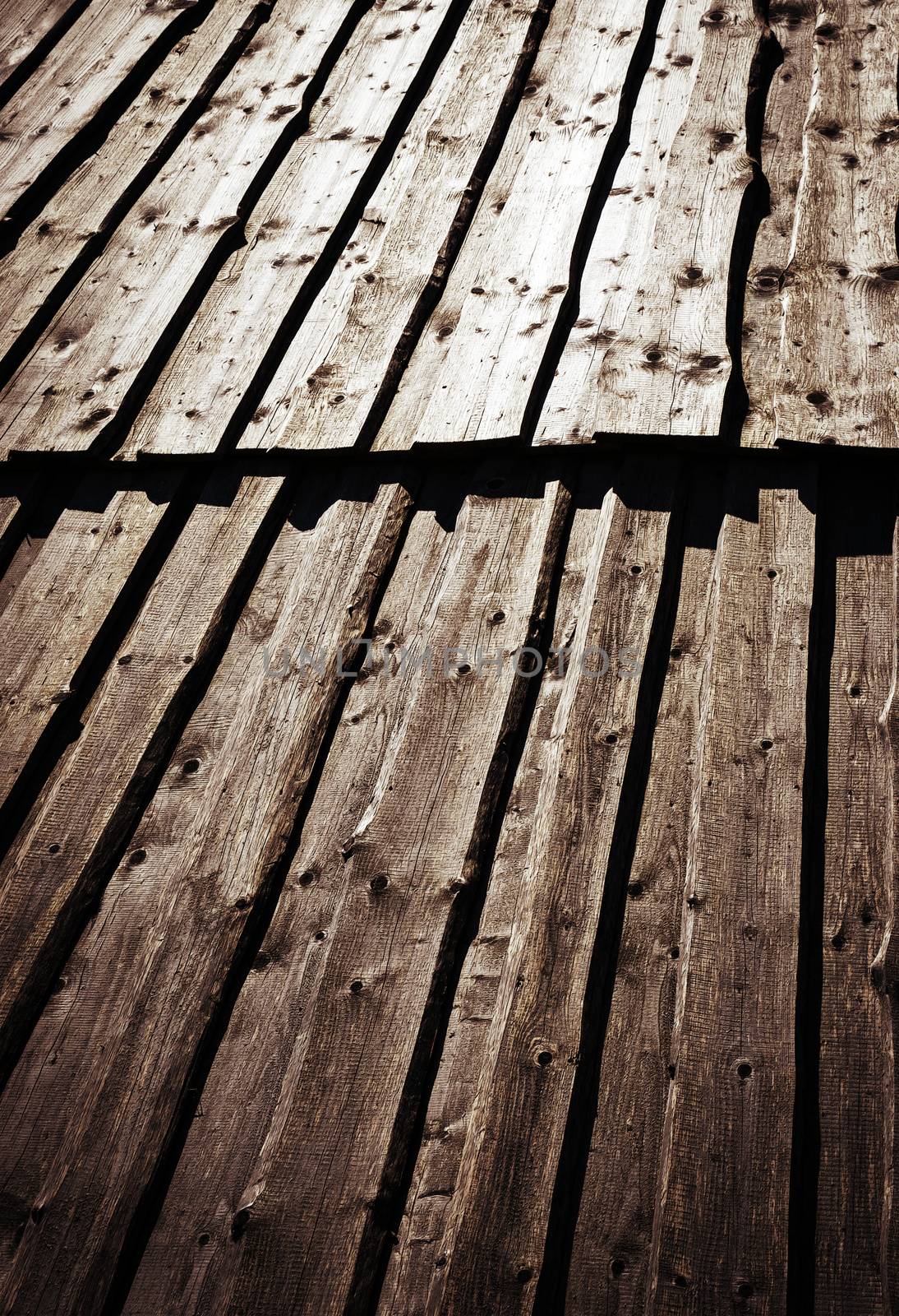 wood paneling with shade by Ahojdoma