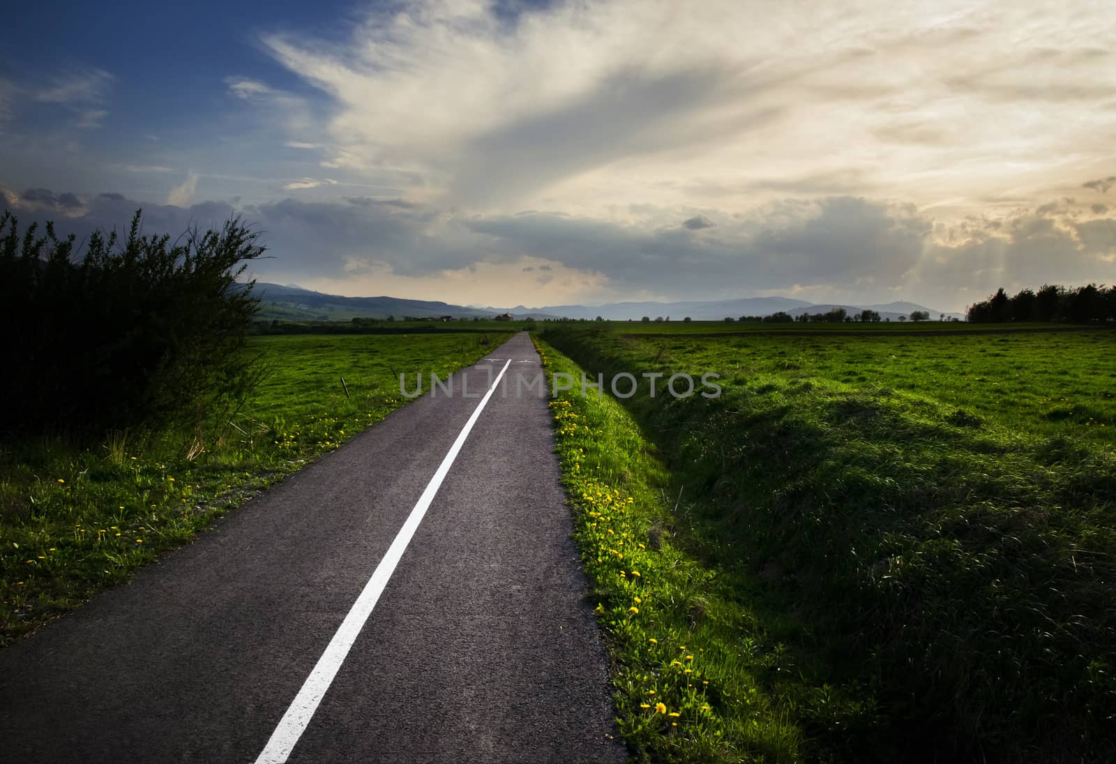 nature bakground way into the distance beyond the horizon