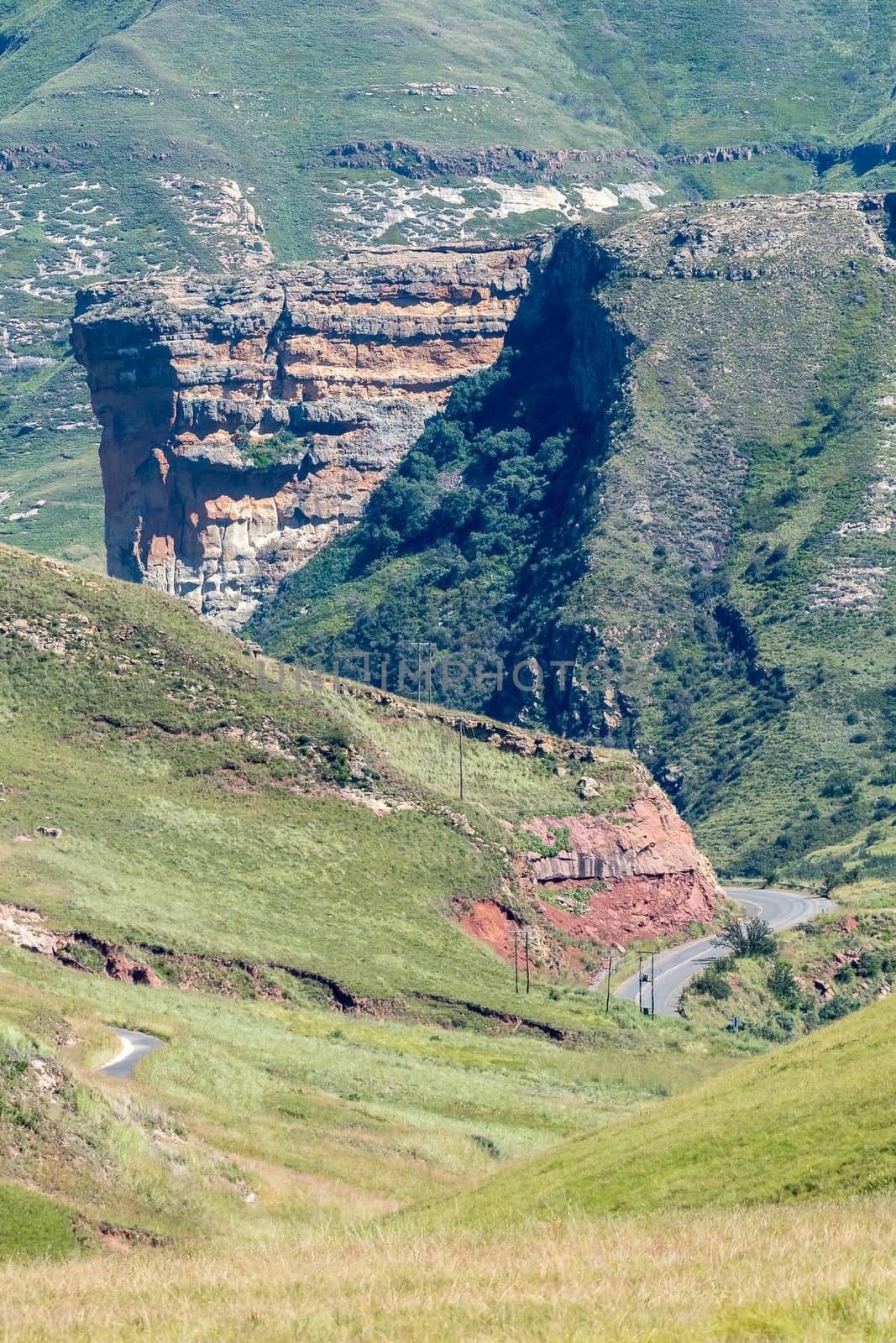 Landscape in Golden Gate. Rooidraai, road R712 and the Brandwag Buttress are visible