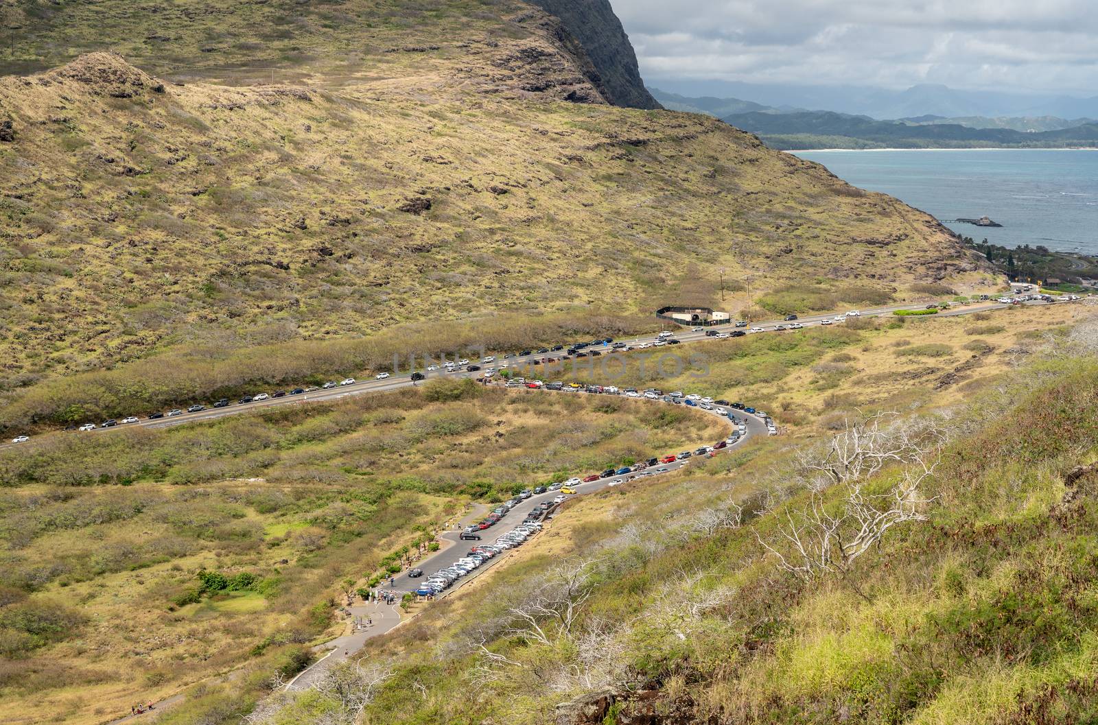 Congested parking at the trailhead to Makapu'u point and the lighthouse on Oahu