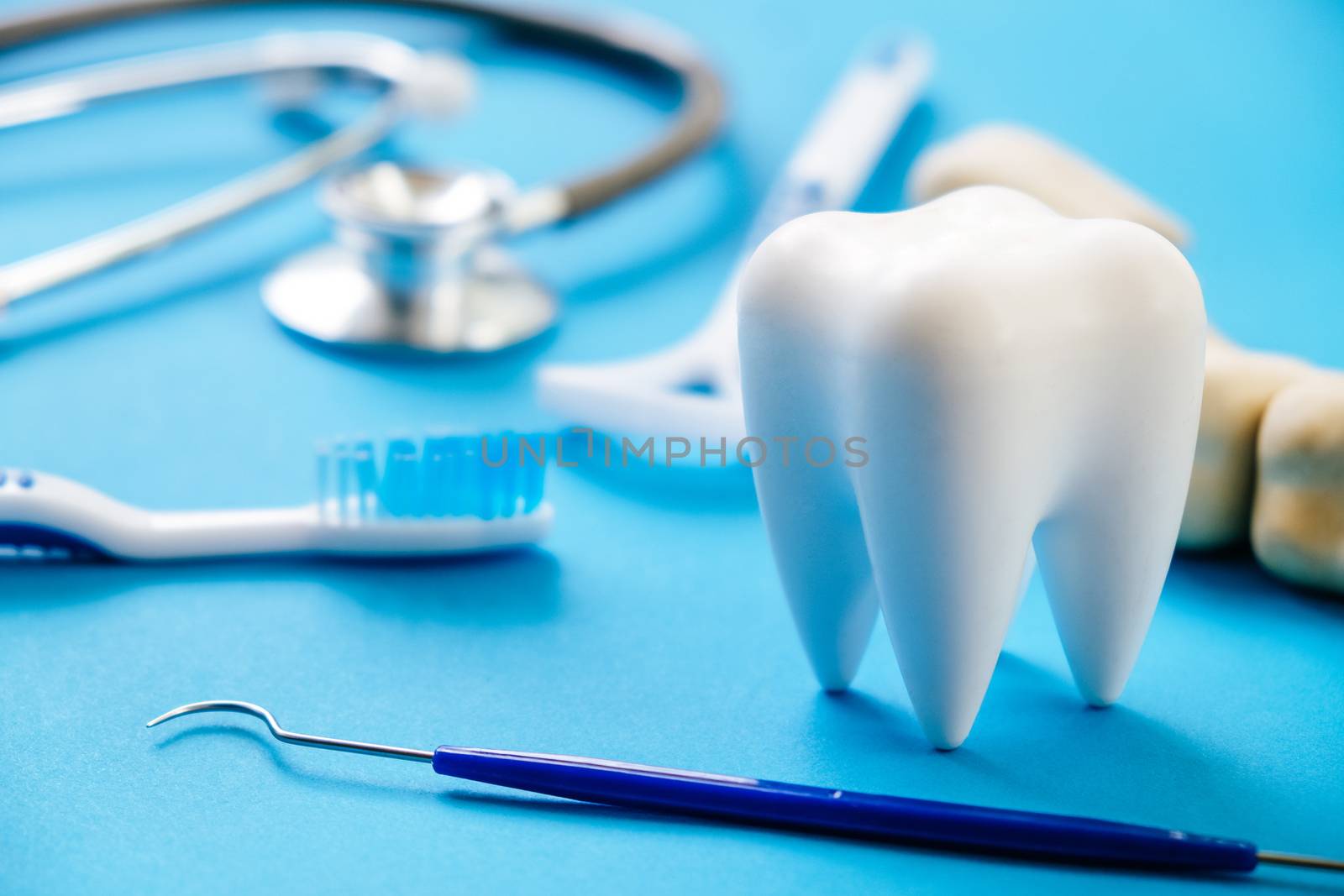 dental hygiene background by ponsulak