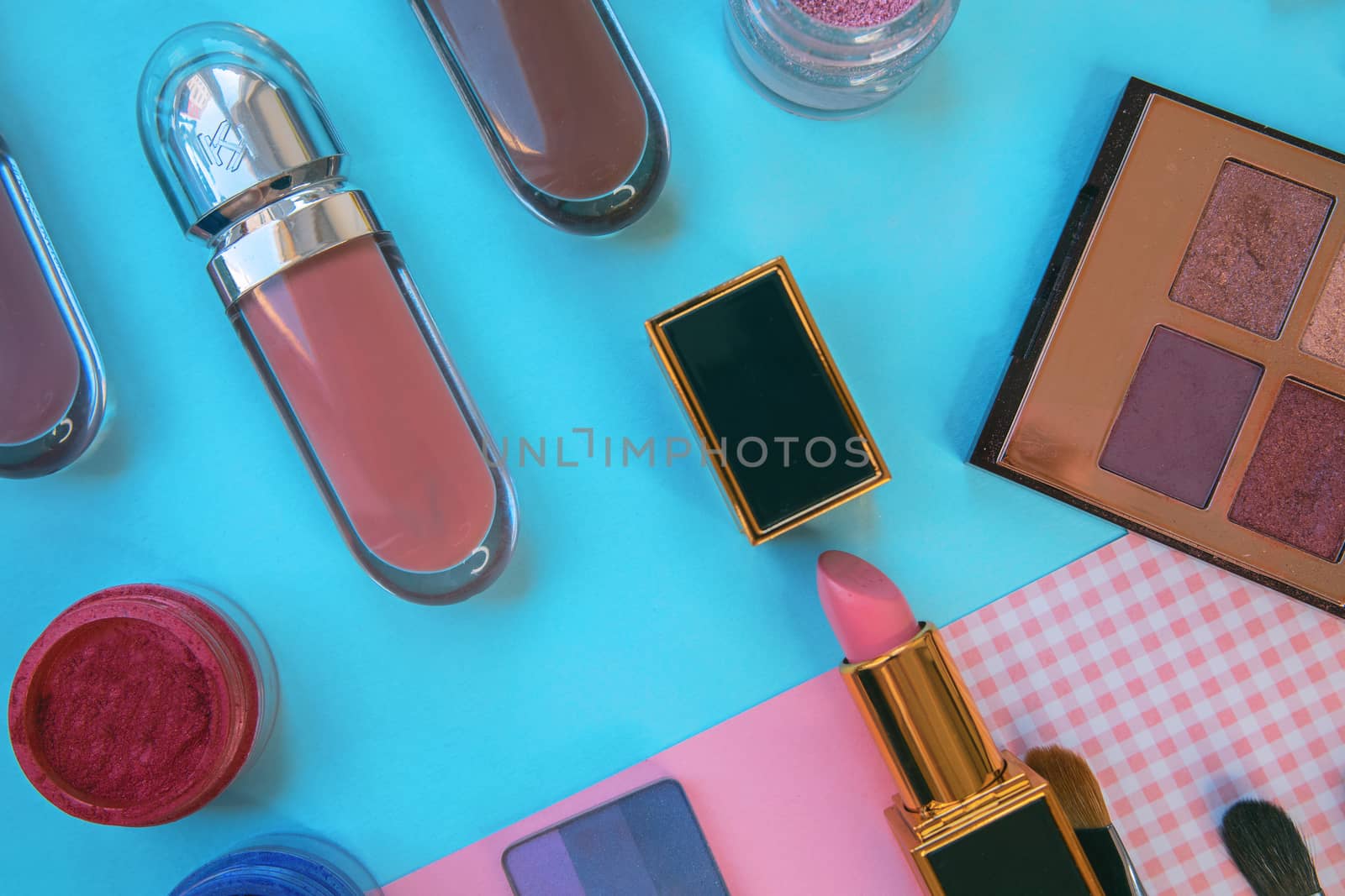 Set of decorative cosmetics on color background by tadeush89
