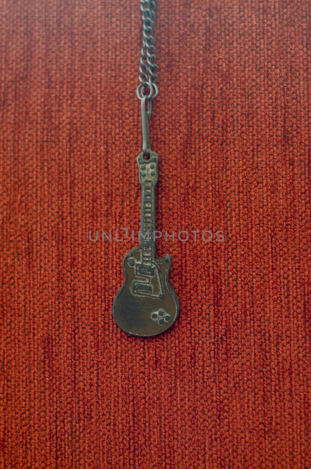 Old Rusty Guitar Necklace, Vintage Rusty Guitar Necklace, Accessory by Hasilyus