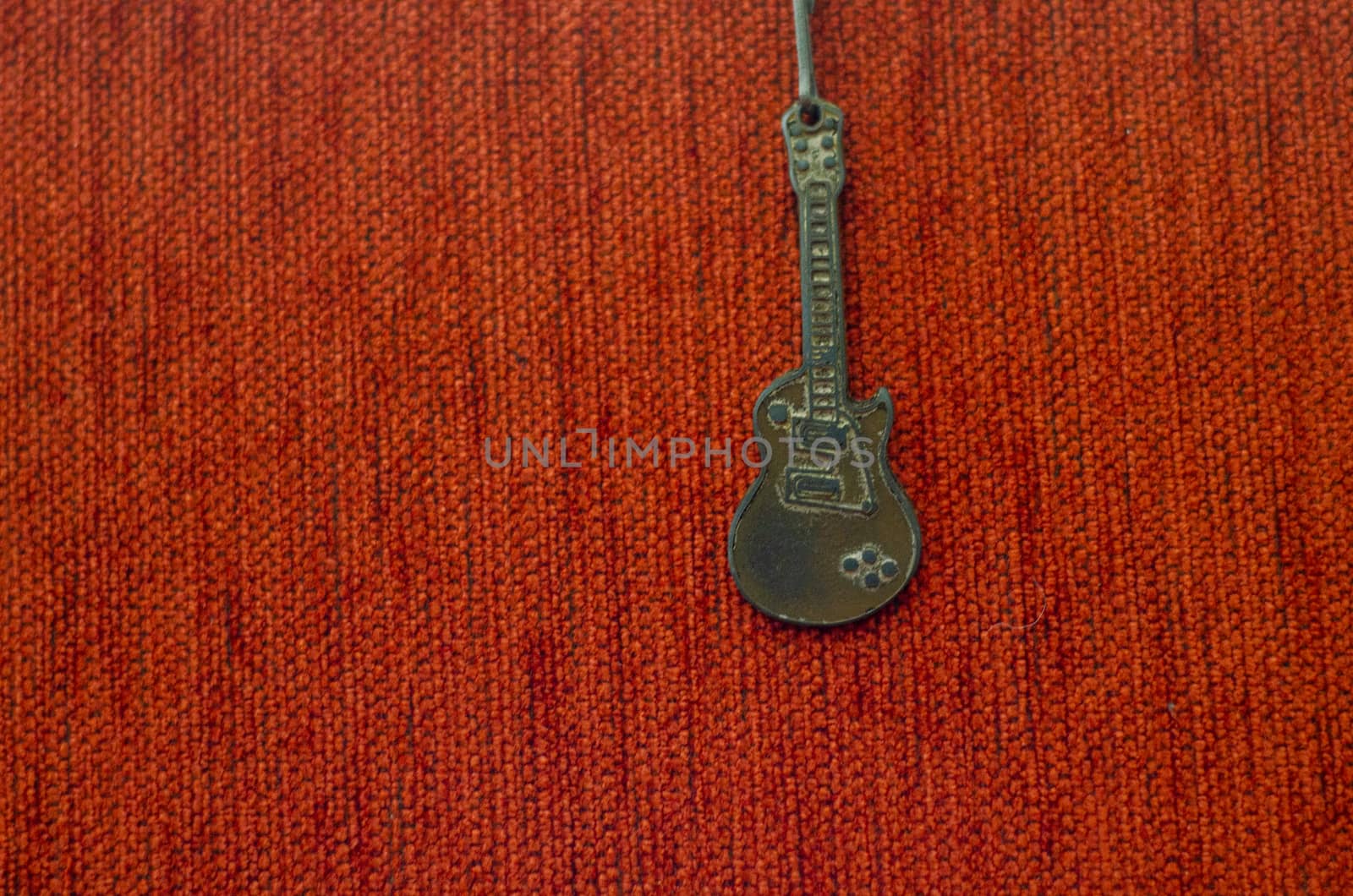 Old Rusty Guitar Necklace, Vintage Rusty Guitar Necklace, Accessory