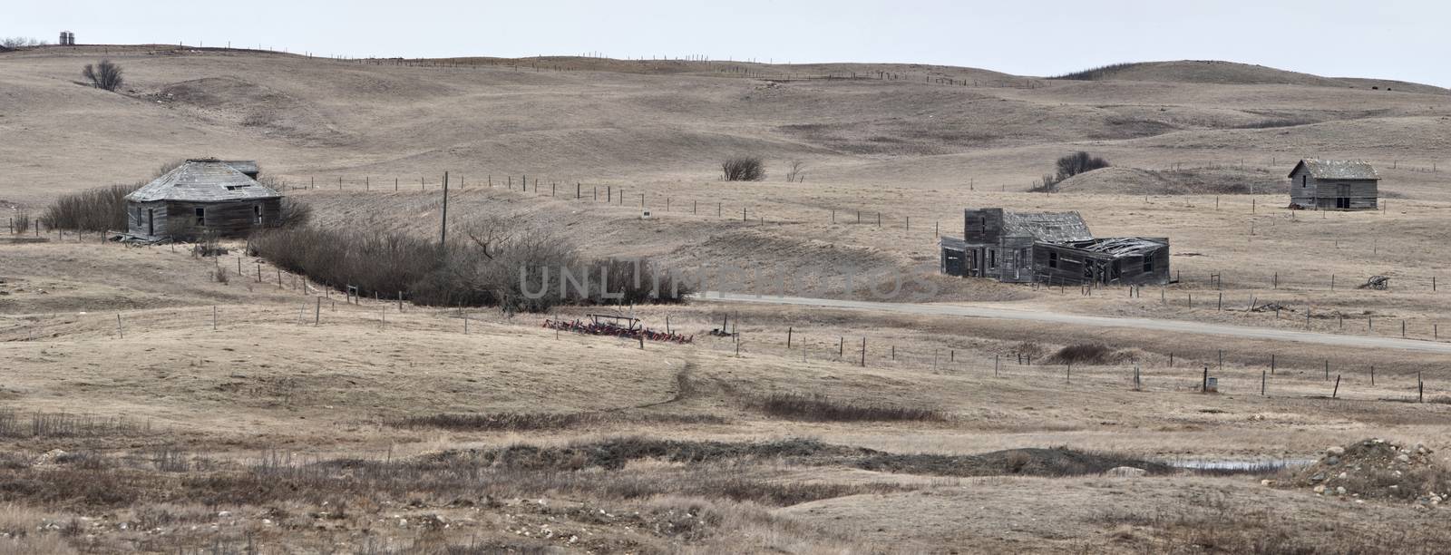 Abandoned Buildings Saskatchewan Prairie Rurual Scene Panorama Beauty