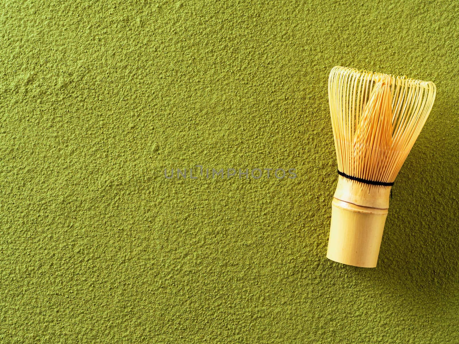 Powdered green tea Matcha and bamboo whisk by fascinadora