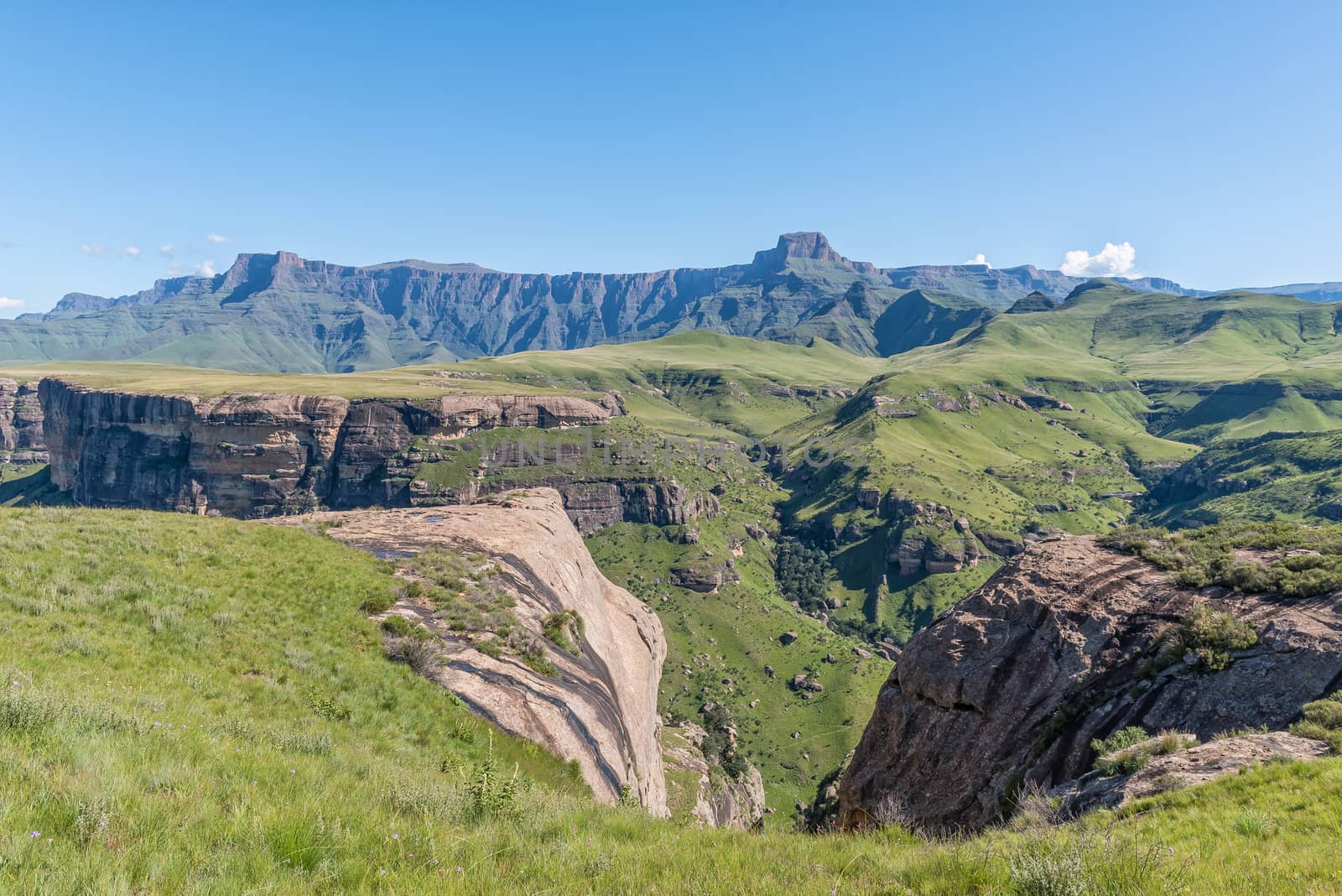 View from the top of the Crack. The Amphitheatre is visible behind Dooley Hills and the Mahai Falls to the right