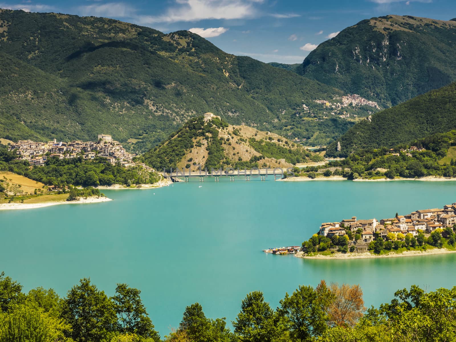 Lago del Turano by vinciber