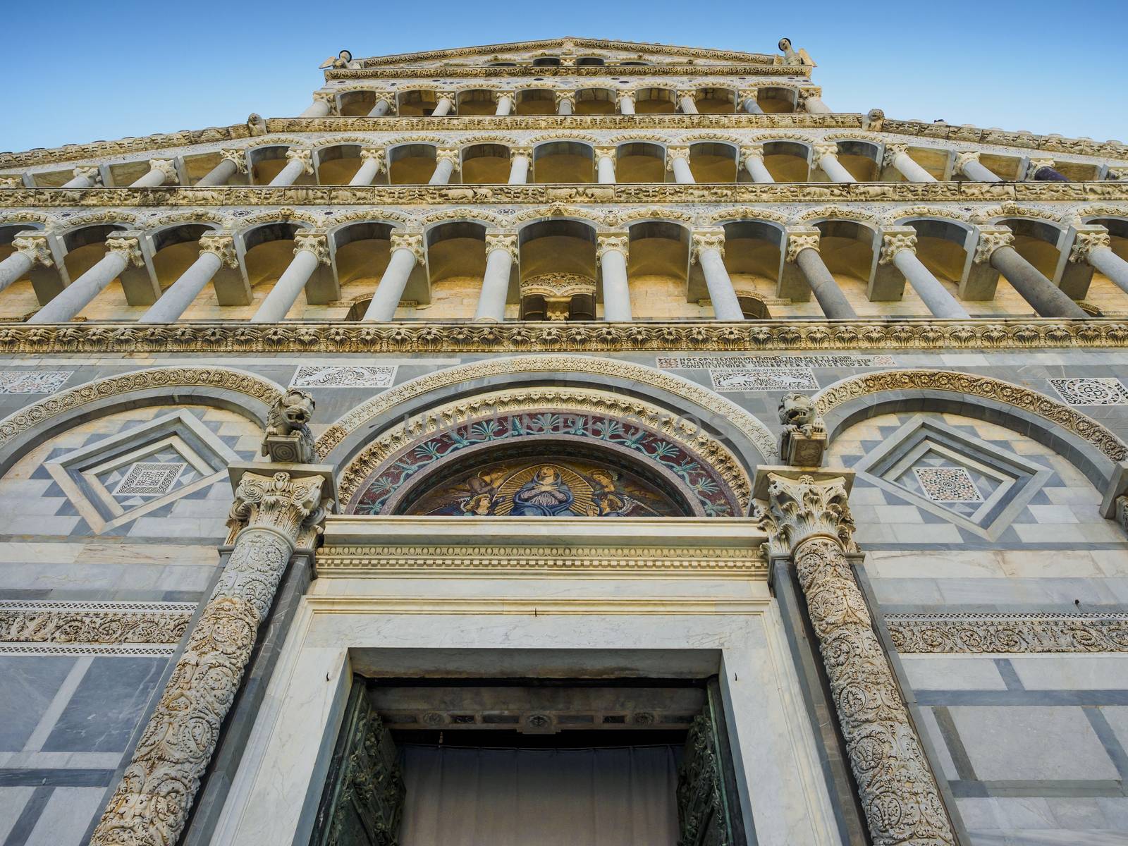 Picture of the famous cathedral and leaning tower in Pisa, Tuscany, Italia