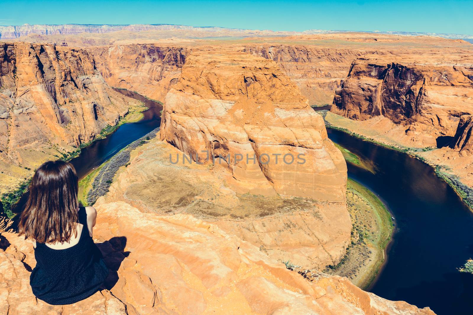 Horseshoe Bend on Colorado River in Glen Canyon, Arizona, USA by nicousnake